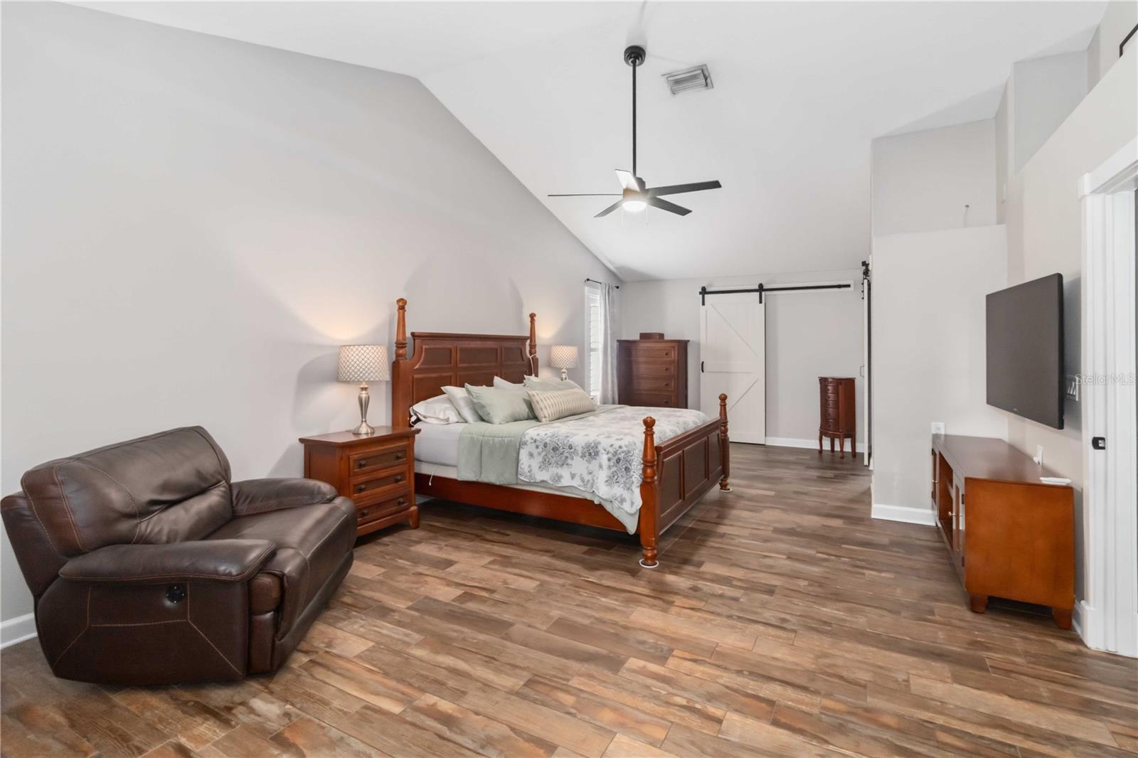 Image 20 of 57 For 28424 Deedra Drive