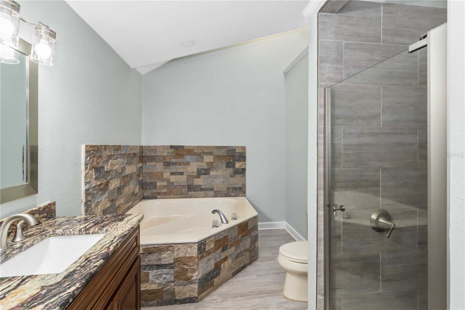 Image 22 of 57 For 28424 Deedra Drive