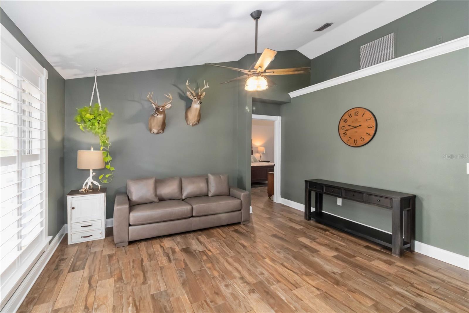 Image 5 of 57 For 28424 Deedra Drive