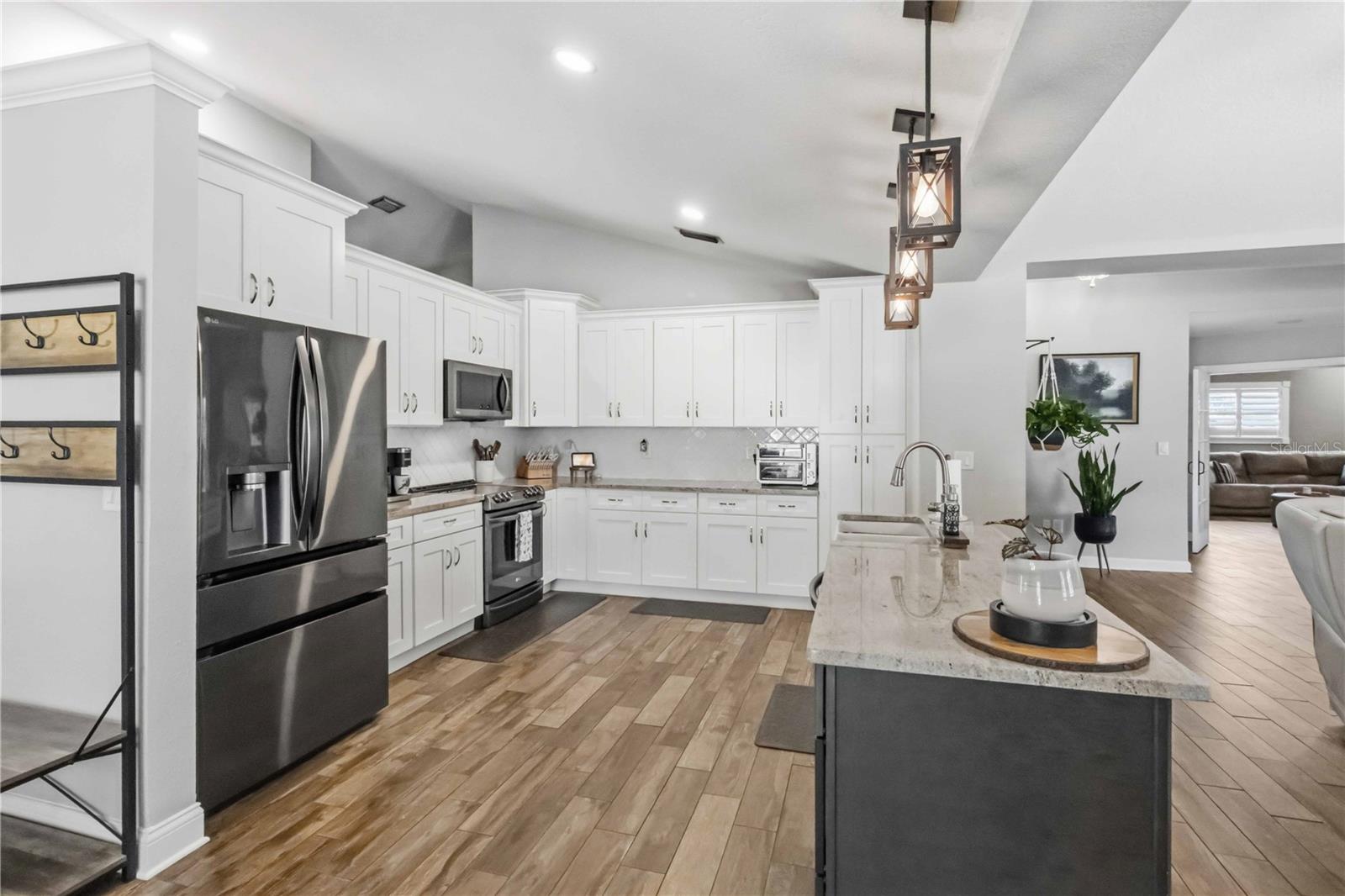 Image 8 of 57 For 28424 Deedra Drive