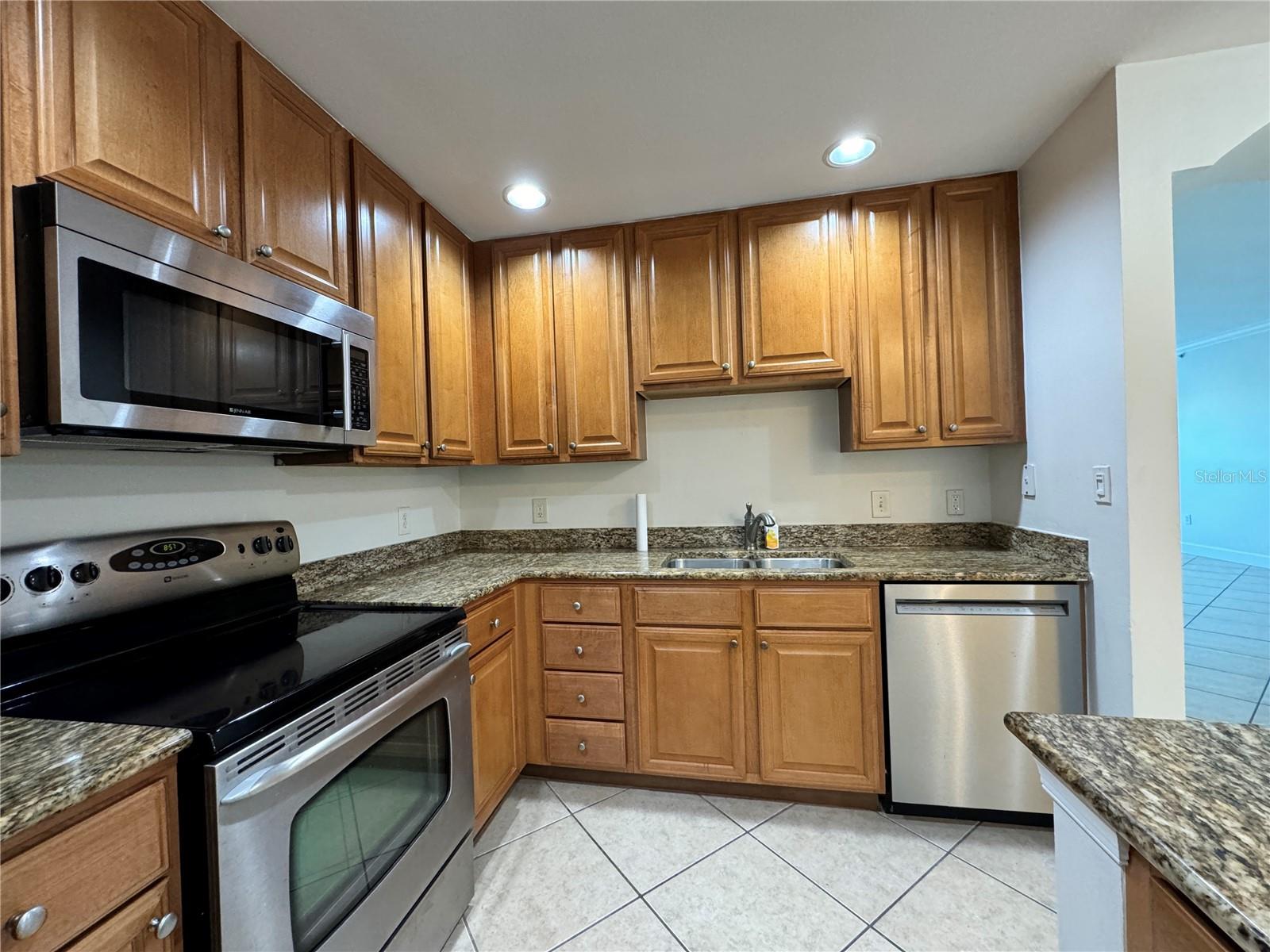 Image 4 of 37 For 808 3rd Avenue W 301
