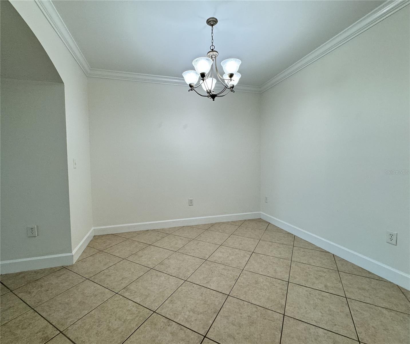 Image 8 of 37 For 808 3rd Avenue W 301