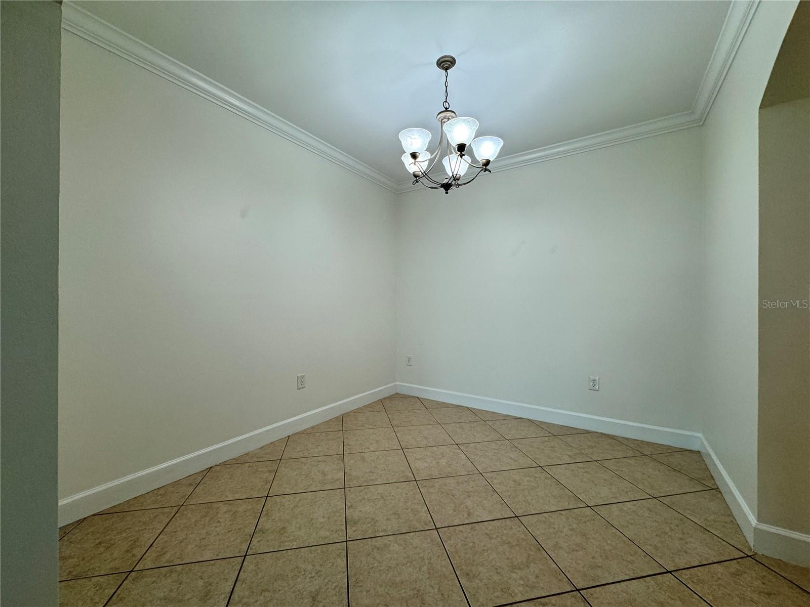 Image 9 of 37 For 808 3rd Avenue W 301