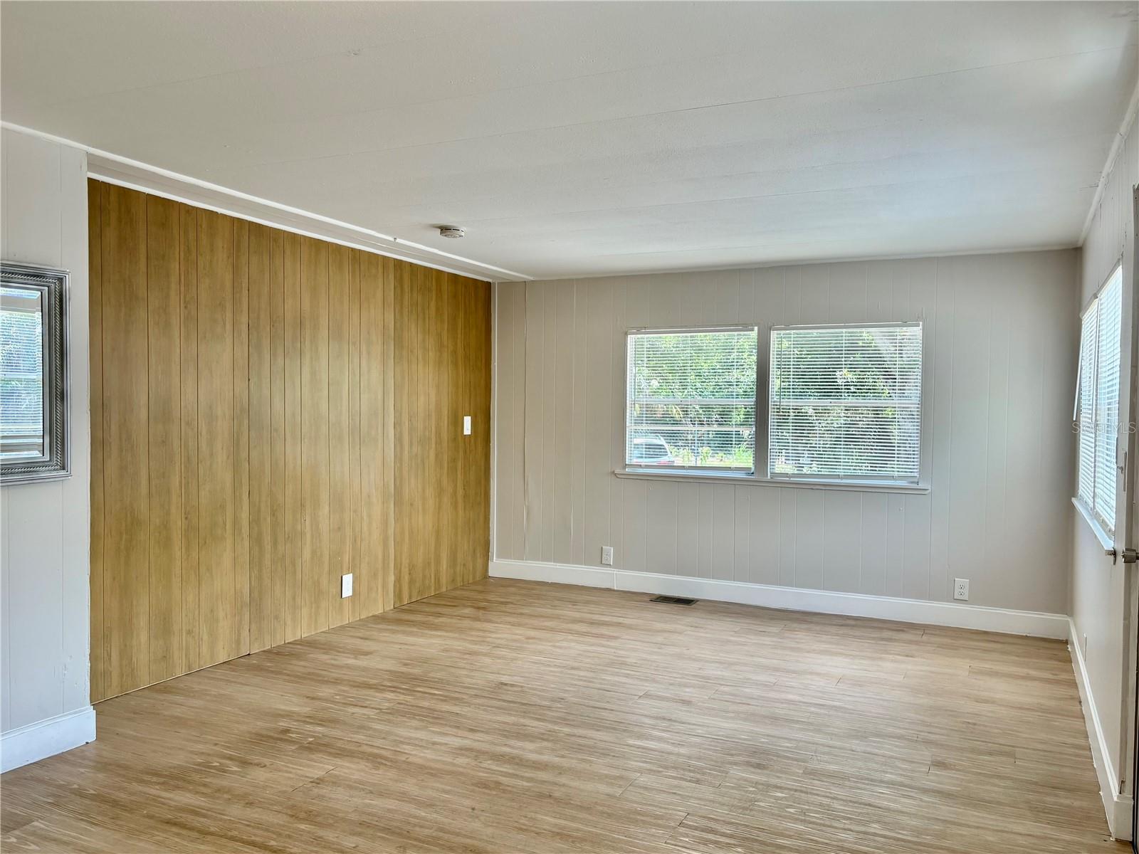 Image 17 of 37 For 3608 16th Street W