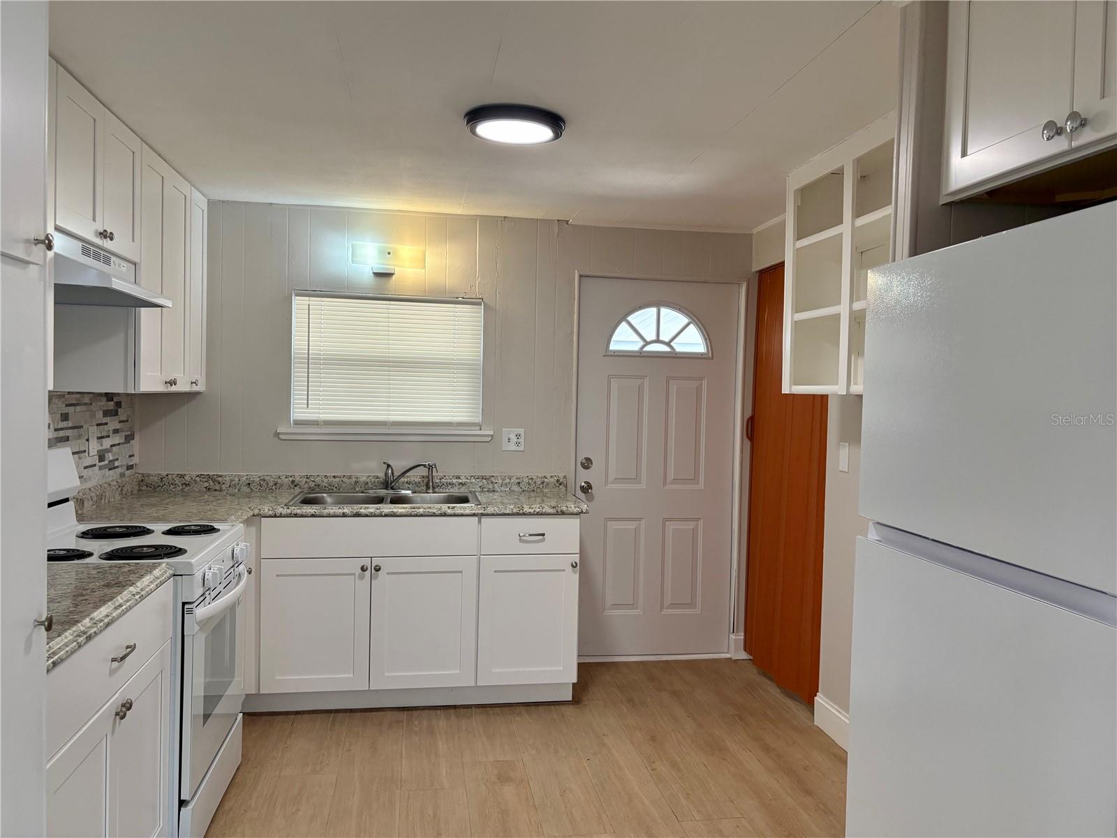 Image 7 of 37 For 3608 16th Street W