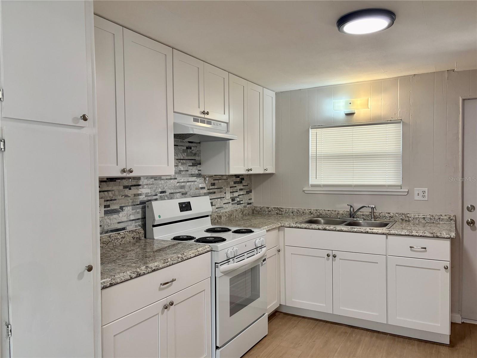 Image 9 of 37 For 3608 16th Street W