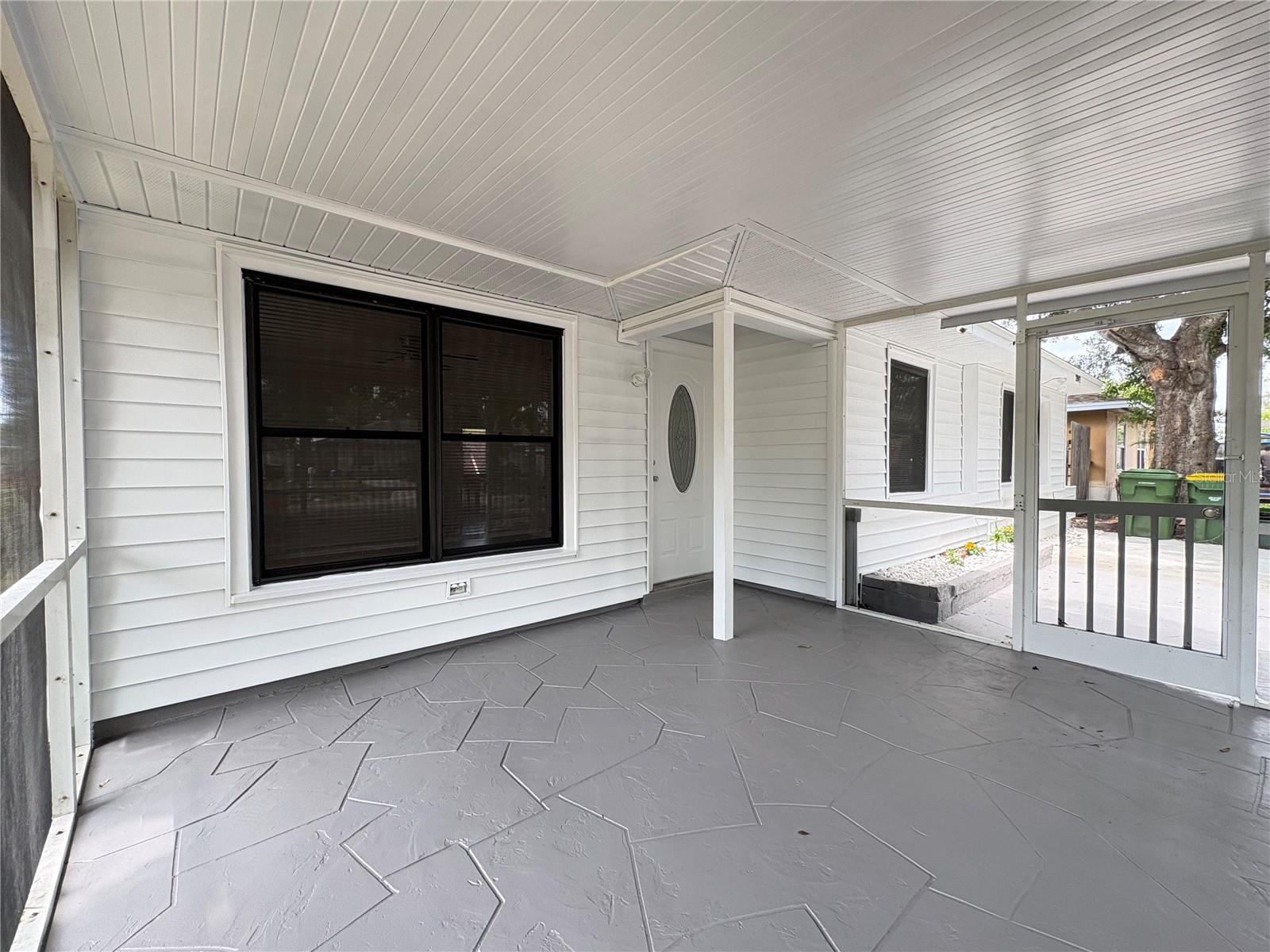 Image 2 of 21 For 2847 Oak Street