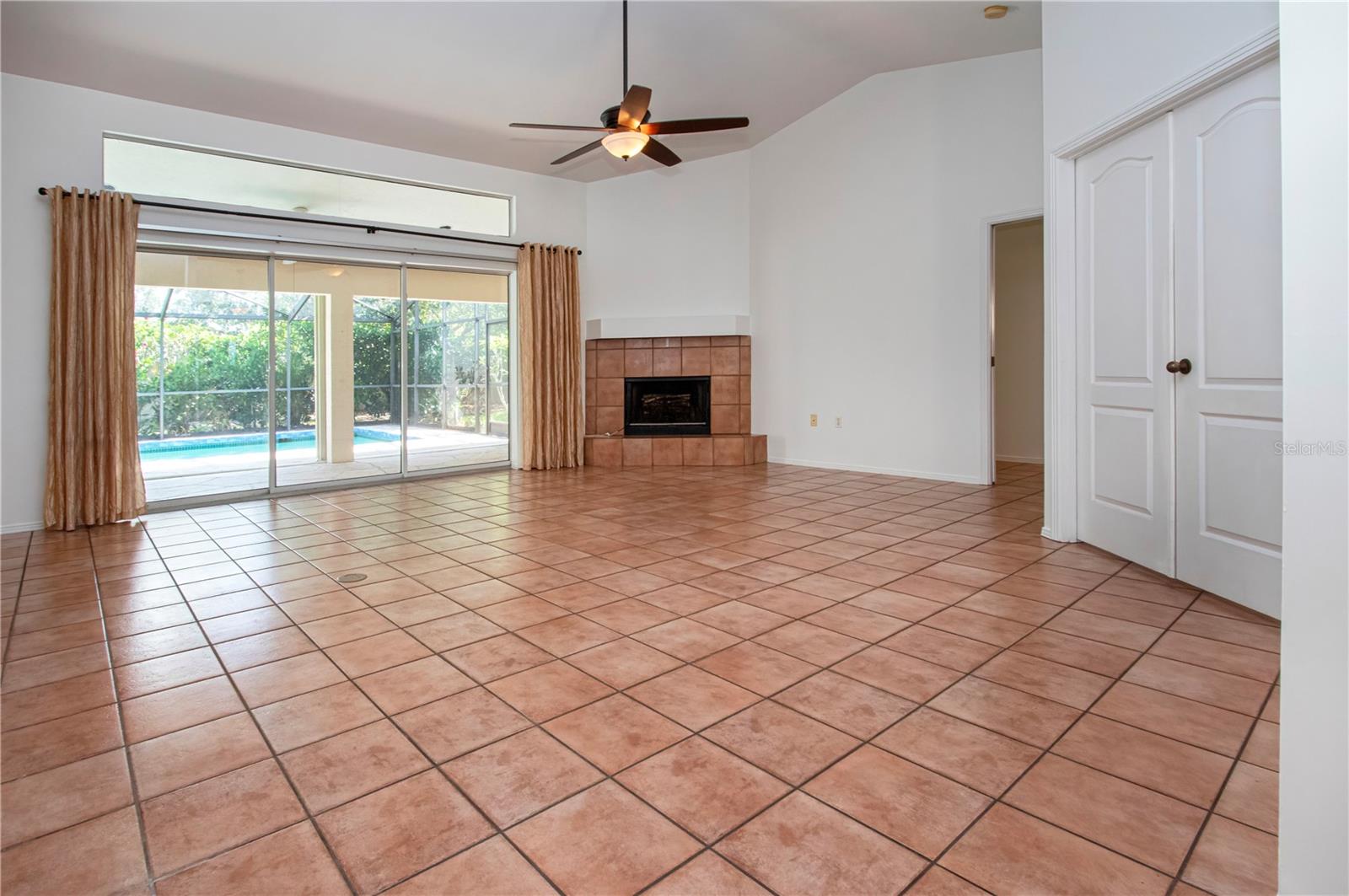 Image 20 of 67 For 4403 Diamond Circle N
