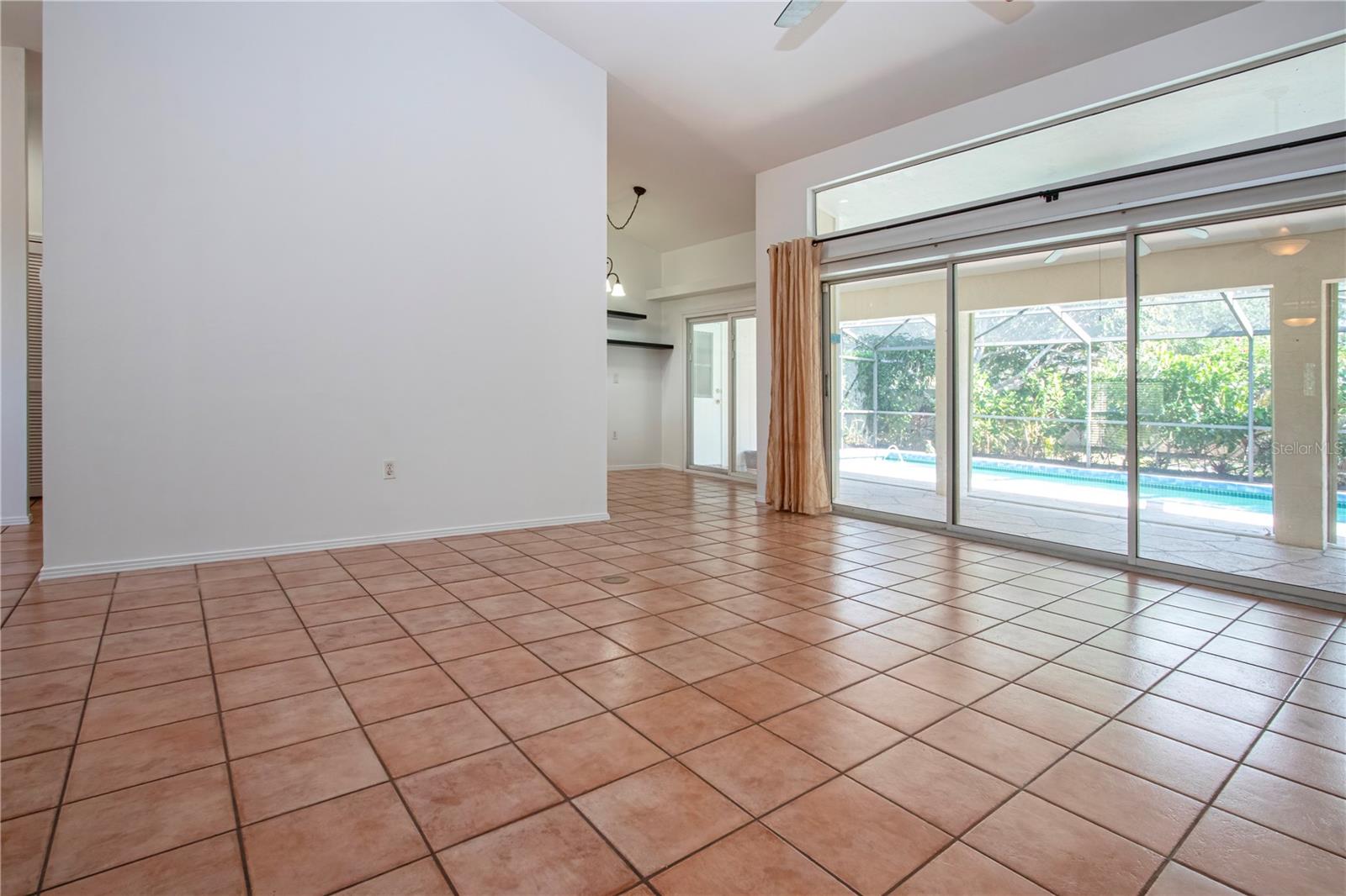 Image 21 of 67 For 4403 Diamond Circle N