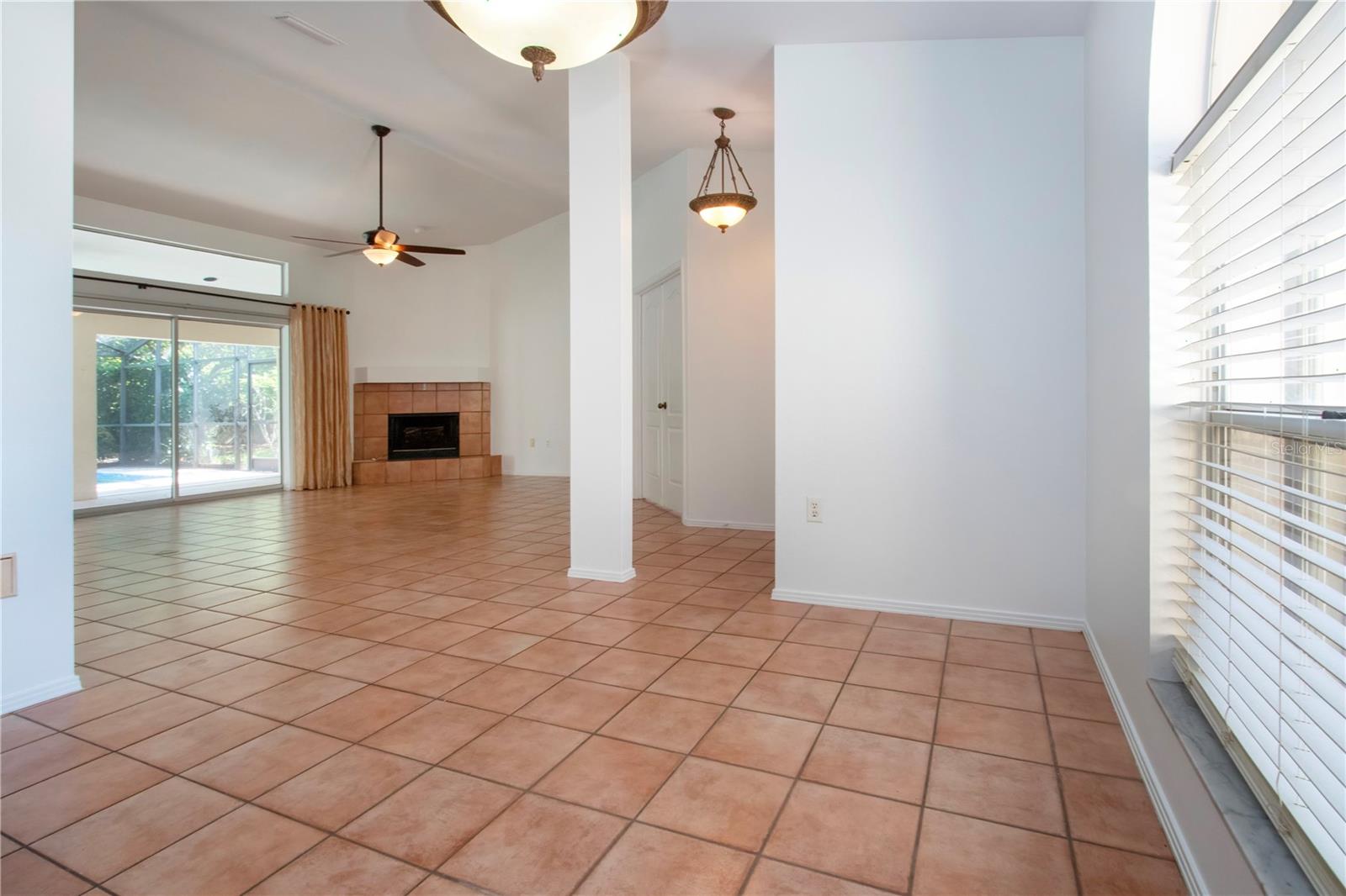 Image 23 of 67 For 4403 Diamond Circle N