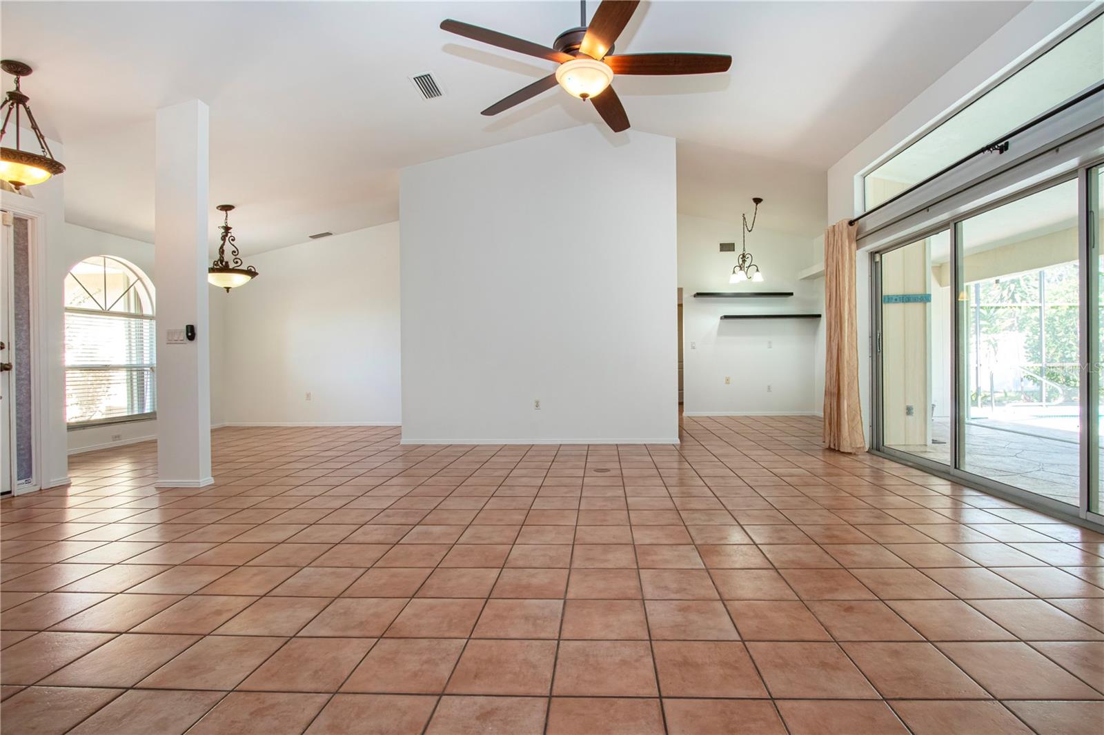 Image 25 of 67 For 4403 Diamond Circle N