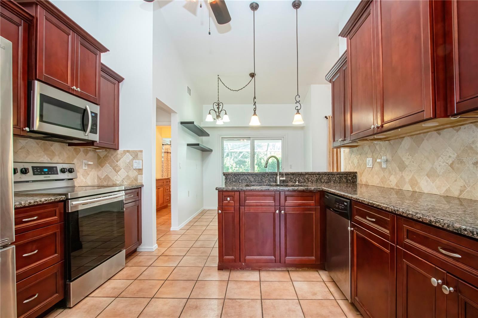 Image 30 of 67 For 4403 Diamond Circle N