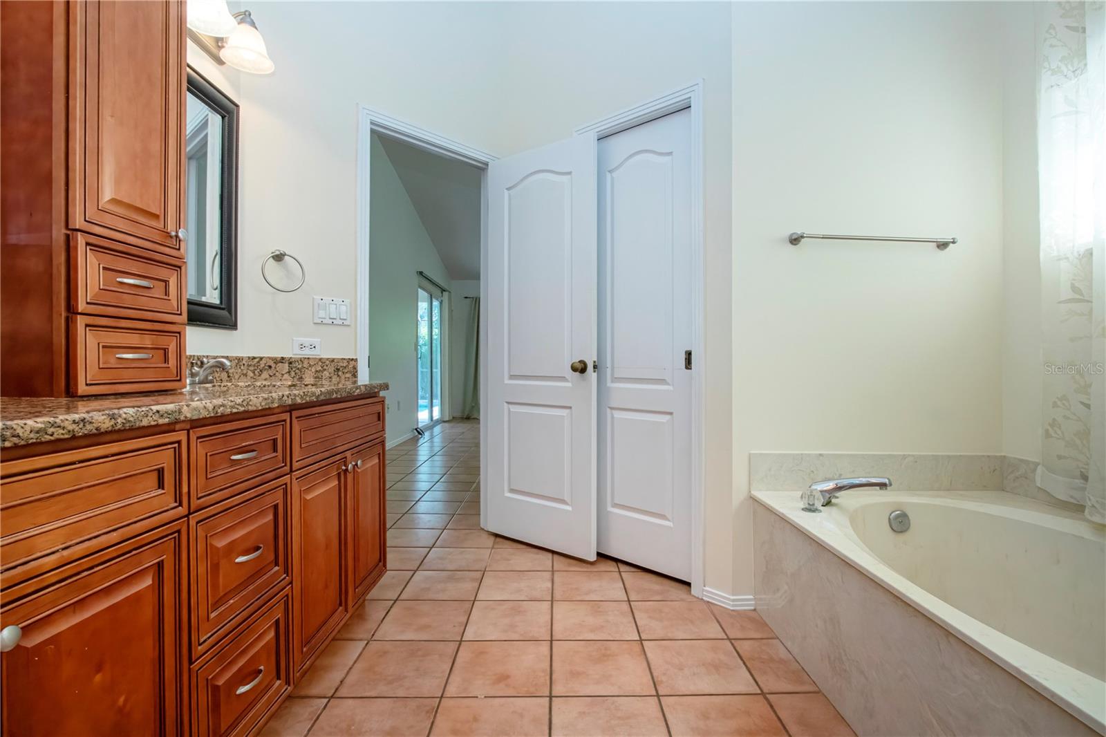 Image 42 of 67 For 4403 Diamond Circle N