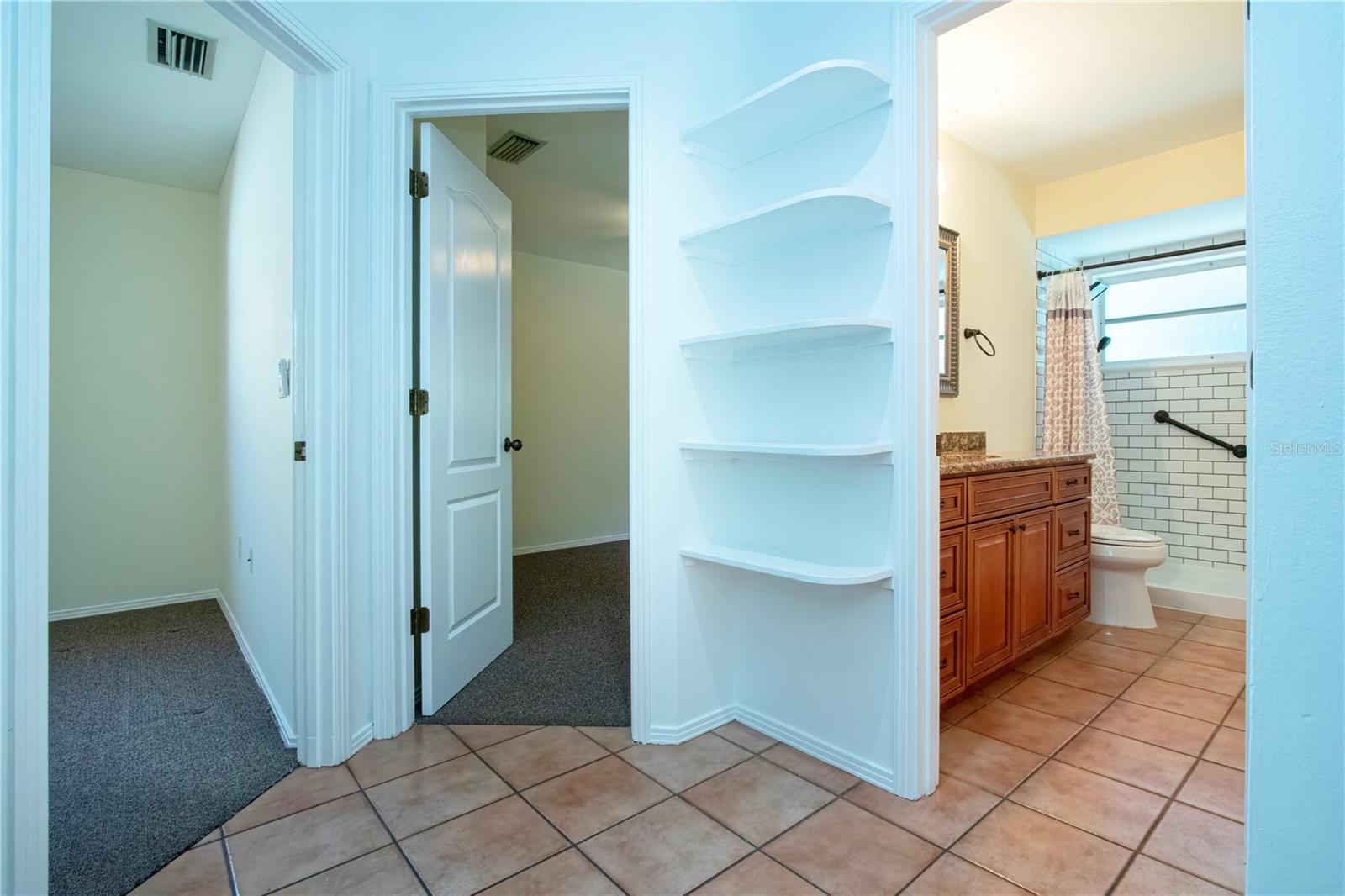 Image 45 of 67 For 4403 Diamond Circle N