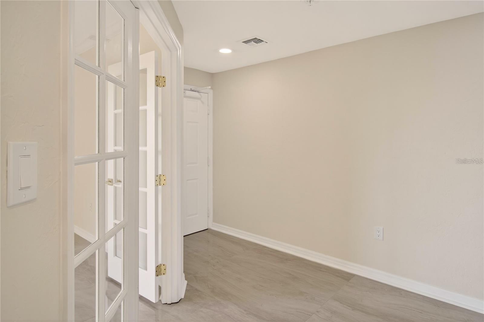 Image 18 of 45 For 5430 Eagles Point Circle 202