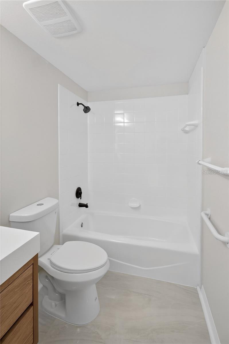 Image 25 of 45 For 5430 Eagles Point Circle 202