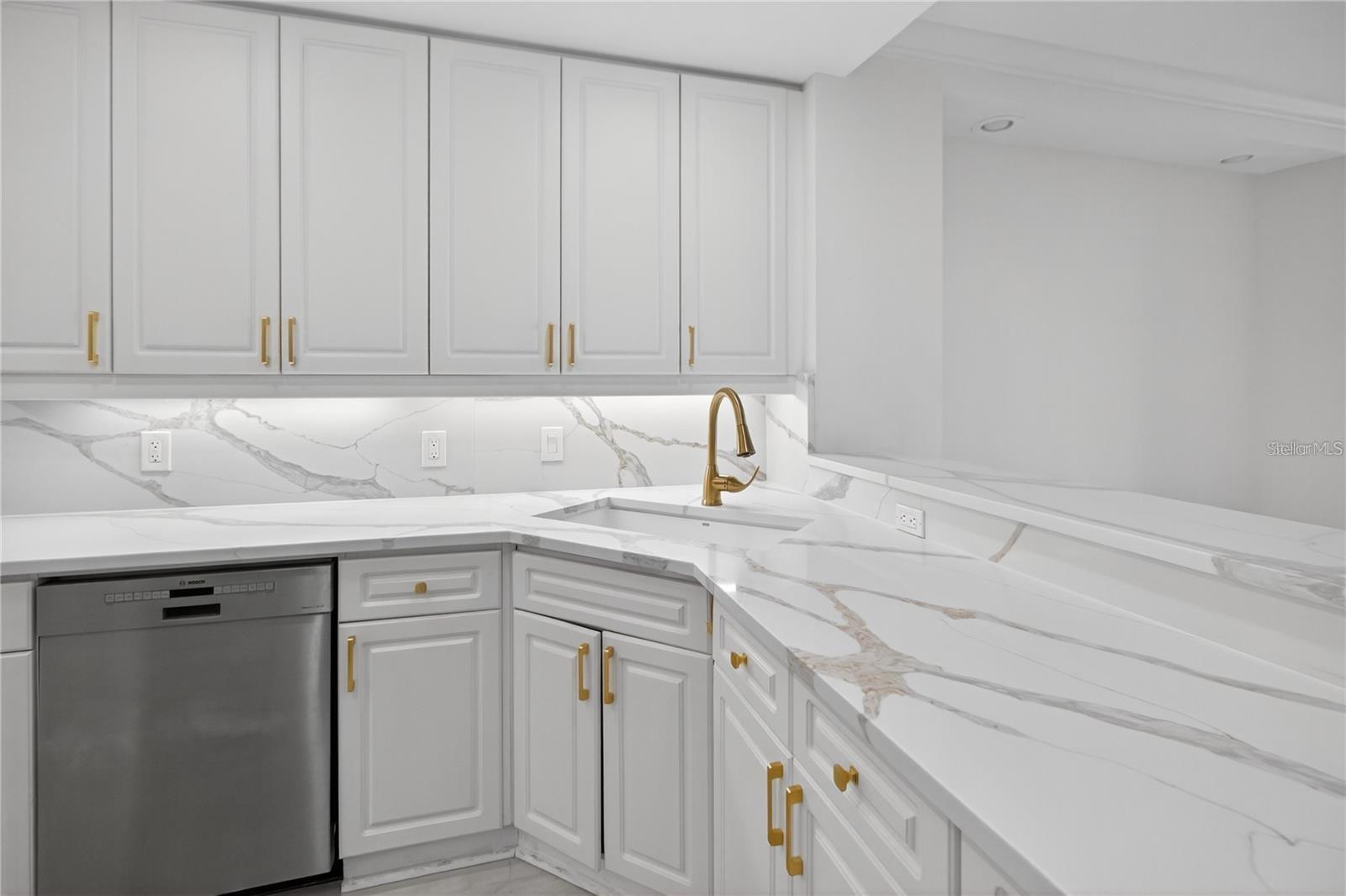 Image 7 of 45 For 5430 Eagles Point Circle 202