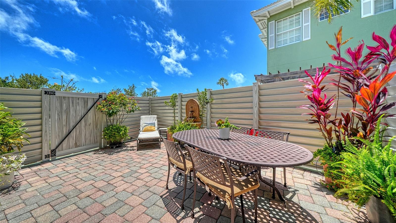 Image 43 of 98 For 357 Tierra Mar Lane 5