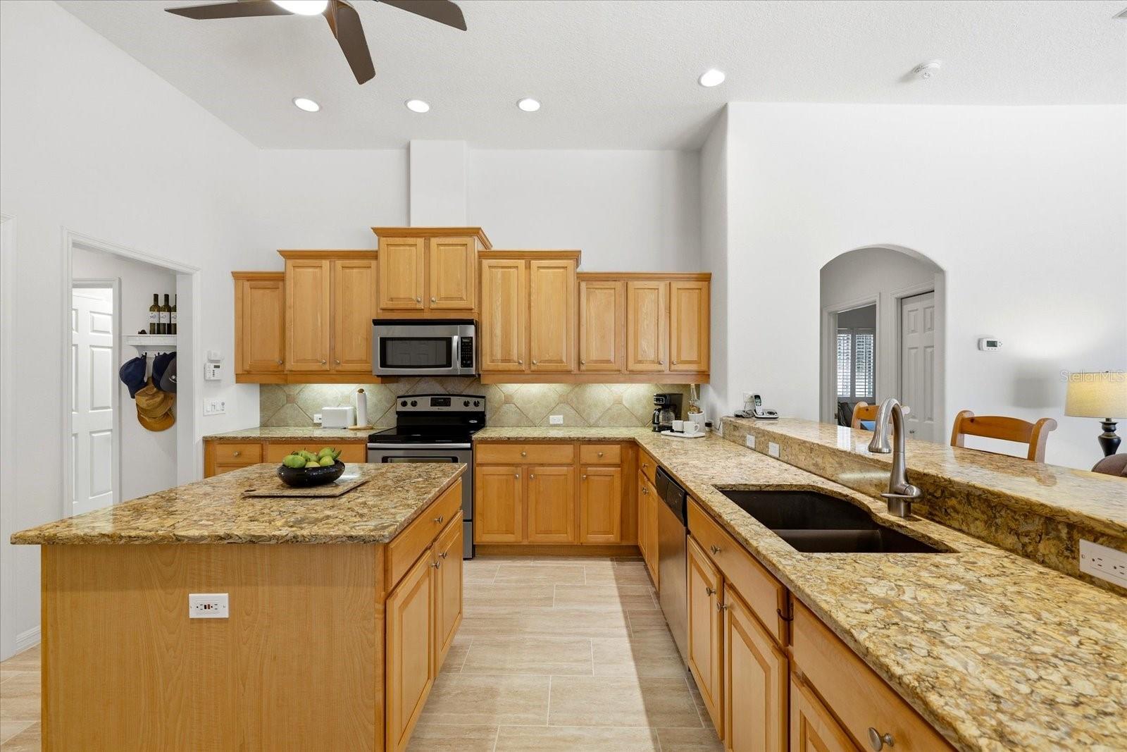 Image 12 of 38 For 10010 Cherry Hills Avenue Circle