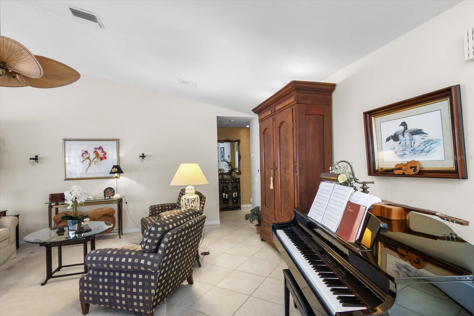 Image 10 of 73 For 204 Windward Drive