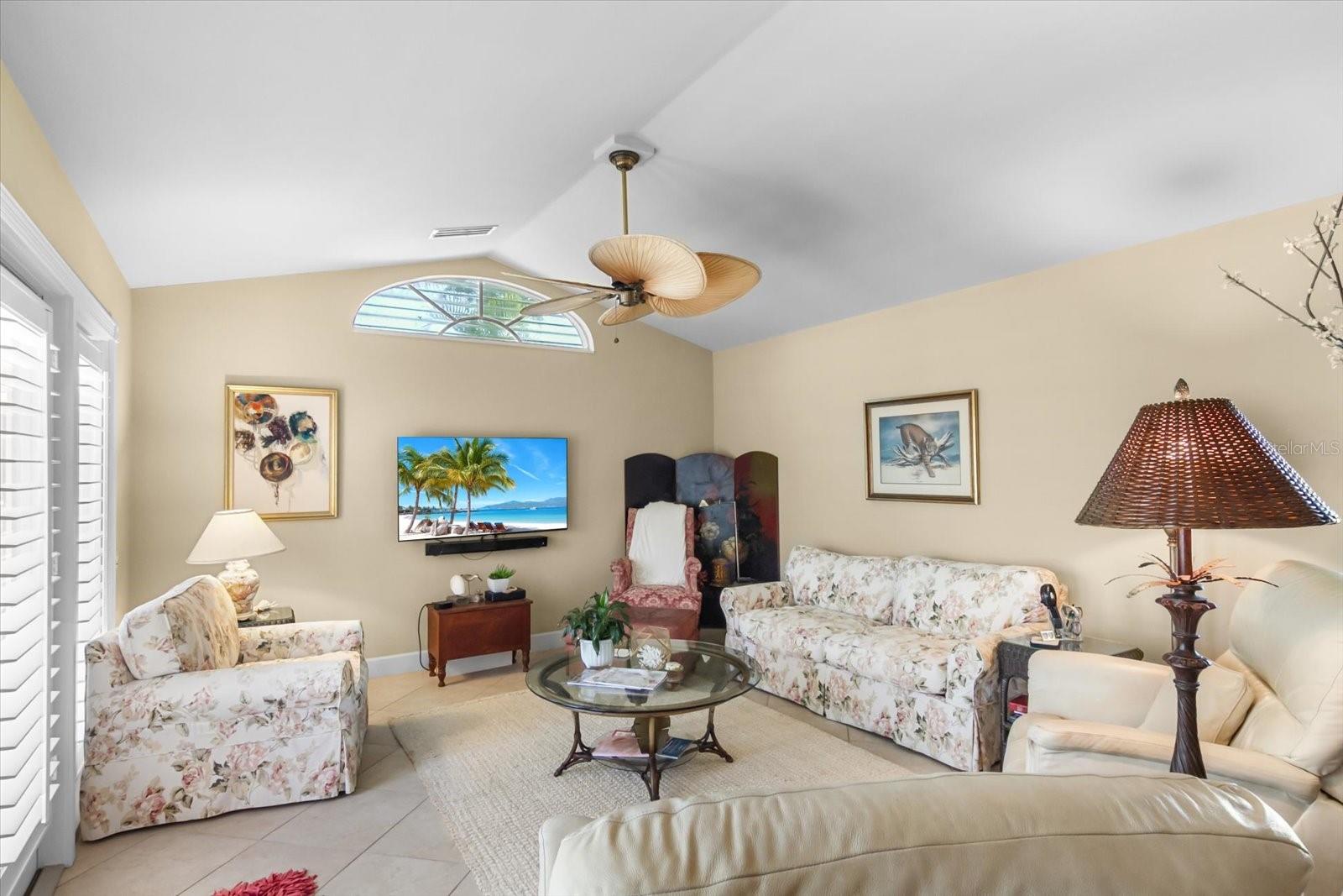 Image 21 of 73 For 204 Windward Drive