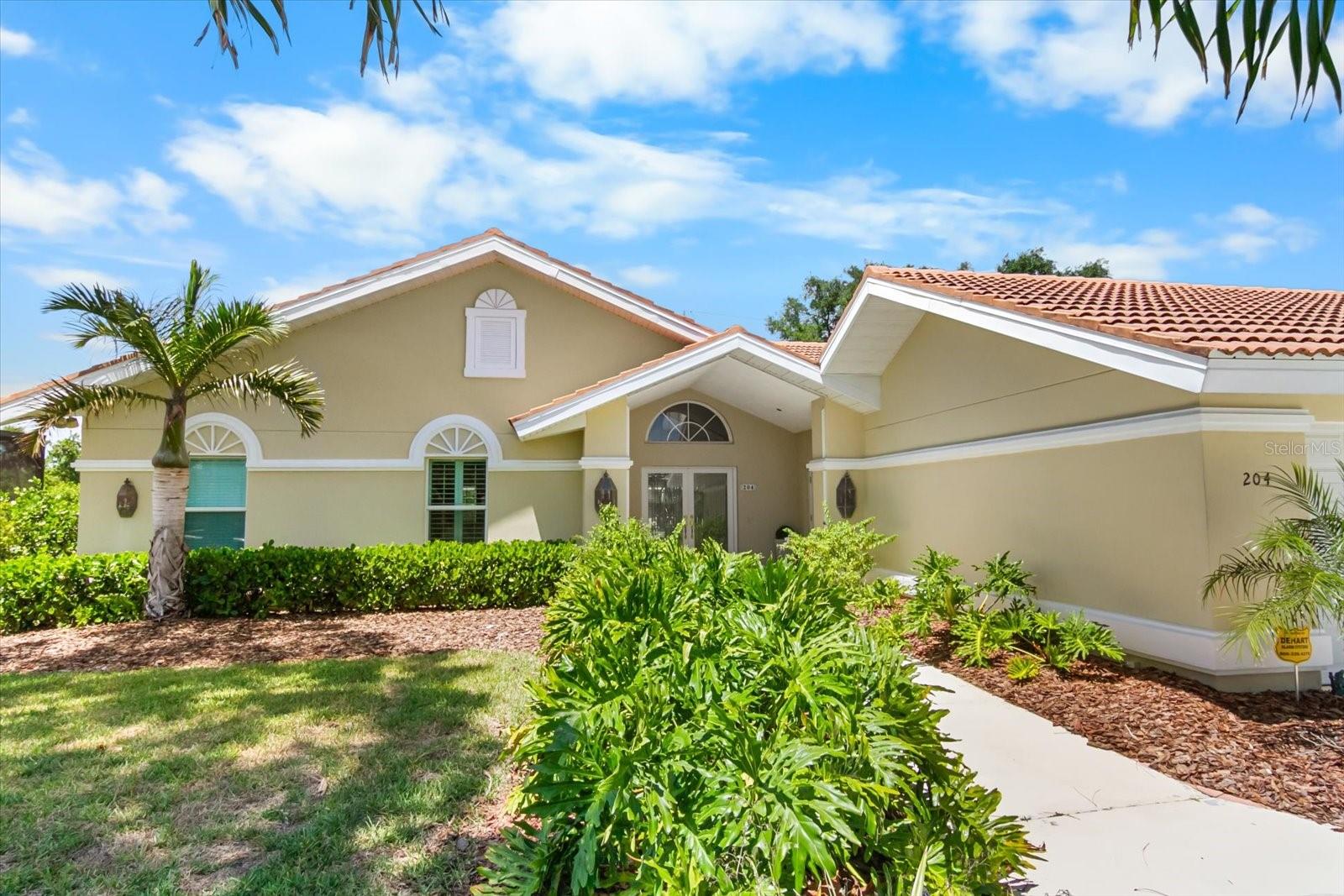 Image 4 of 73 For 204 Windward Drive
