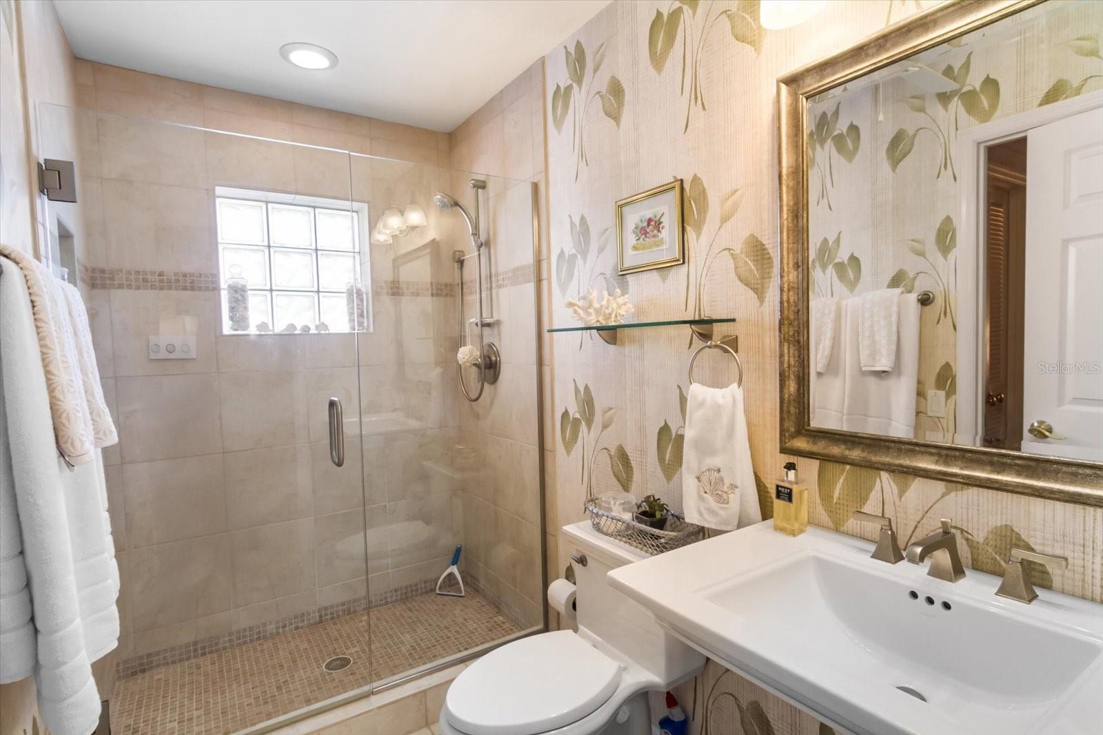 Image 42 of 73 For 204 Windward Drive