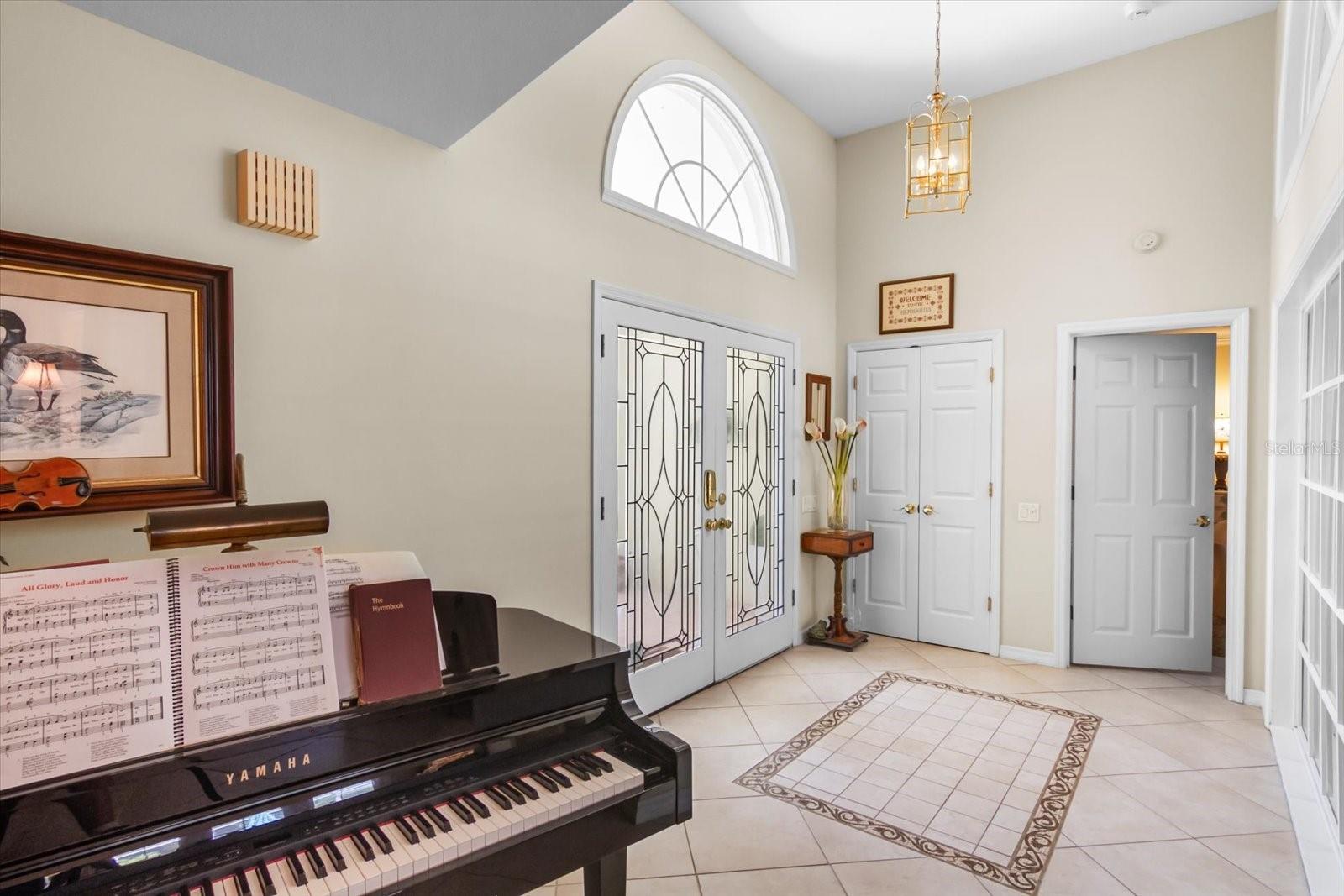 Image 8 of 73 For 204 Windward Drive