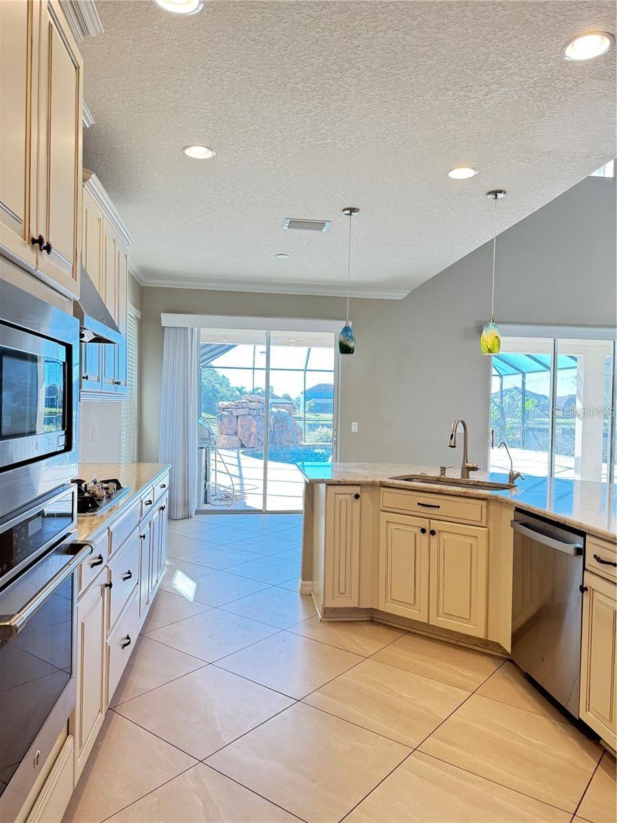 Image 7 of 61 For 5922 Anise Drive