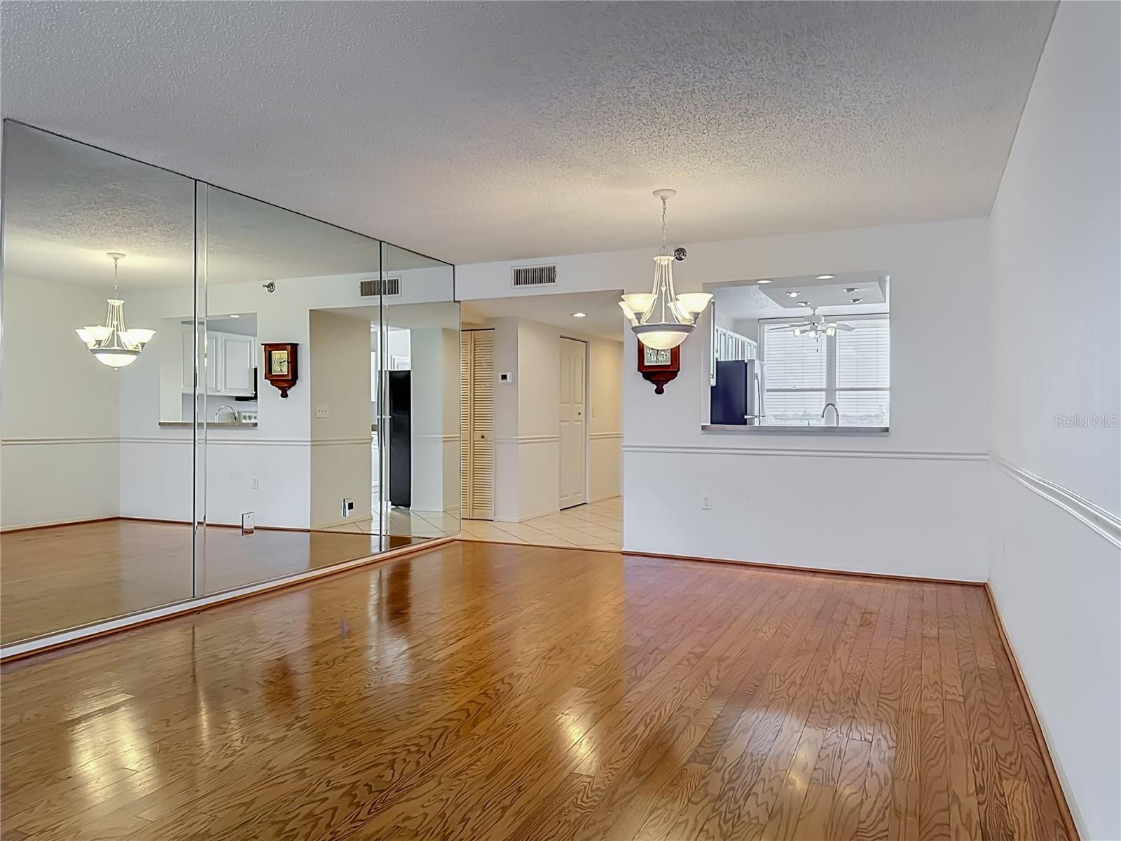 Image 14 of 39 For 3740 Pinebrook Circle 607