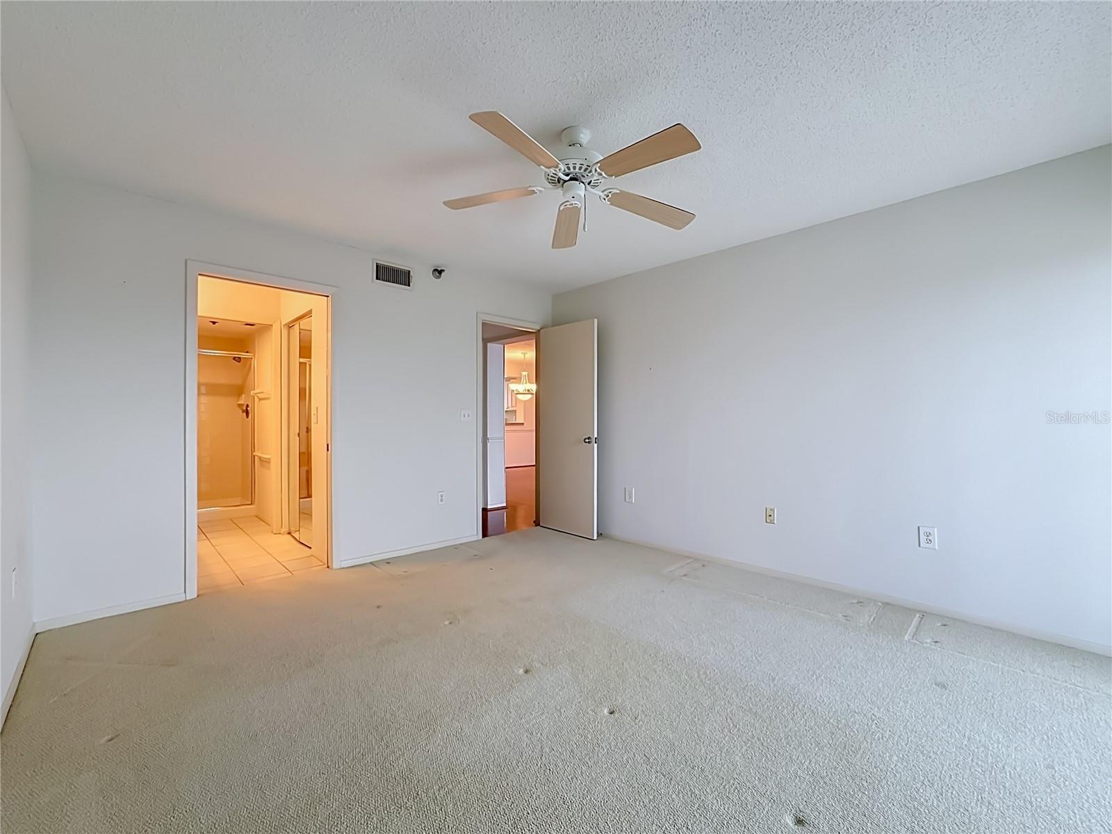 Image 20 of 39 For 3740 Pinebrook Circle 607