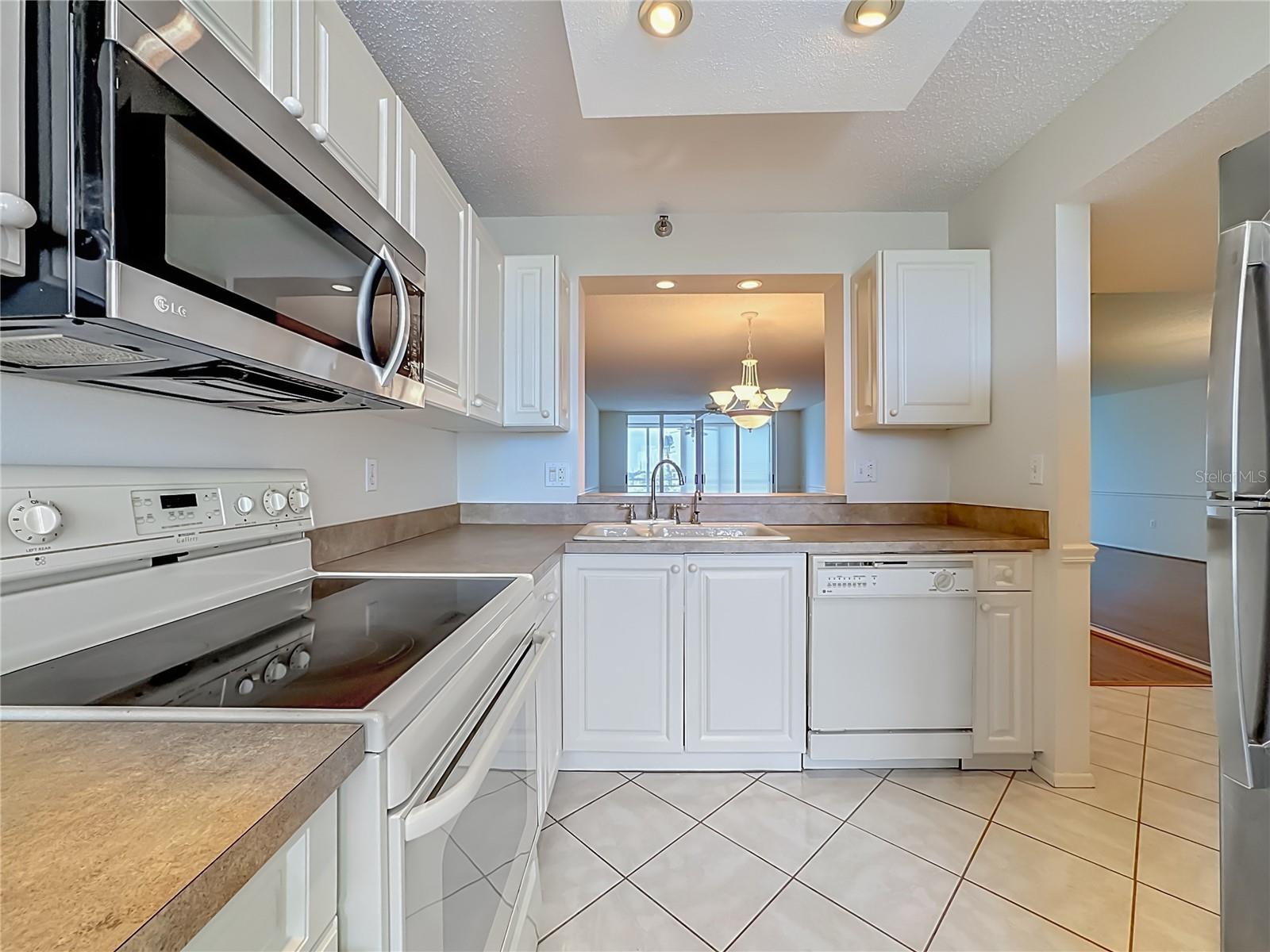 Image 5 of 39 For 3740 Pinebrook Circle 607