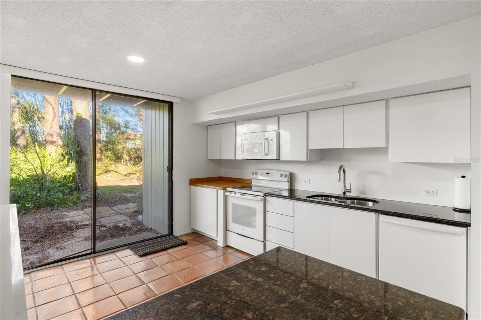 Image 17 of 45 For 754 Pine Run Drive 754