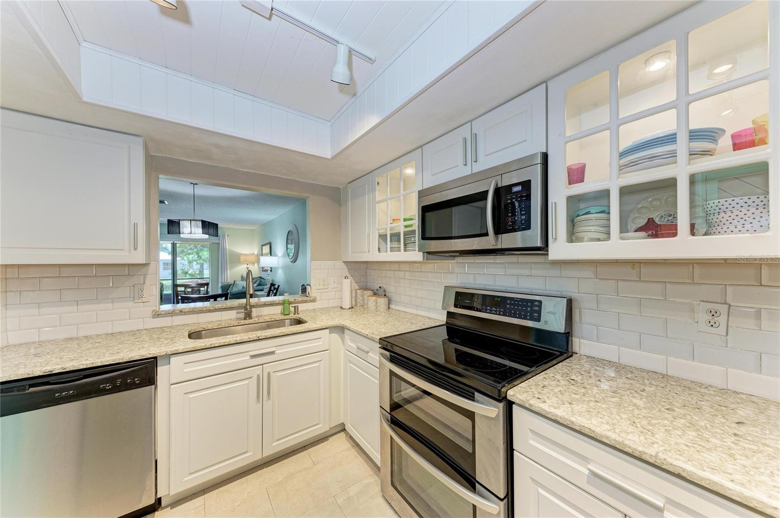 Image 11 of 43 For 4412 Spicewood Drive E