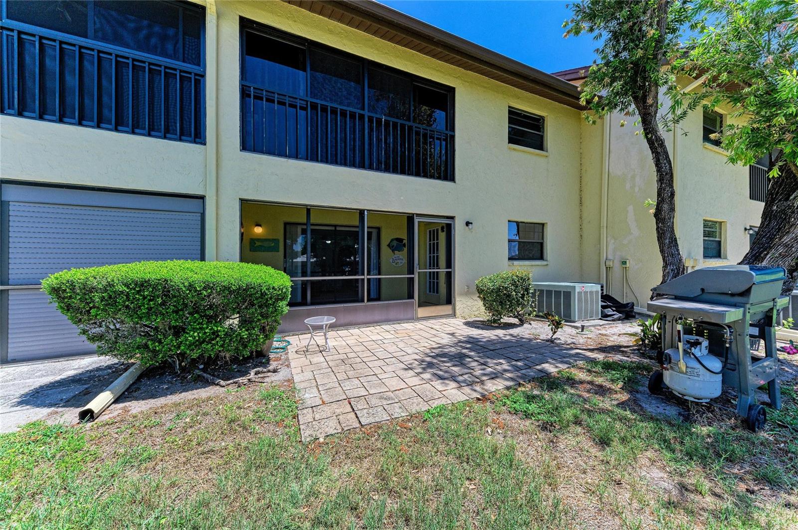 Image 15 of 43 For 4412 Spicewood Drive E