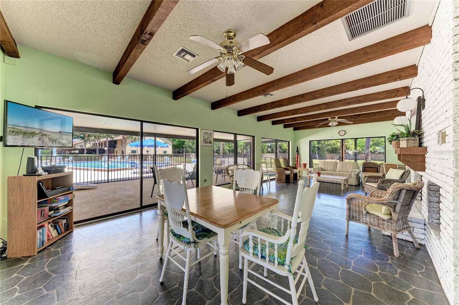Image 18 of 43 For 4412 Spicewood Drive E
