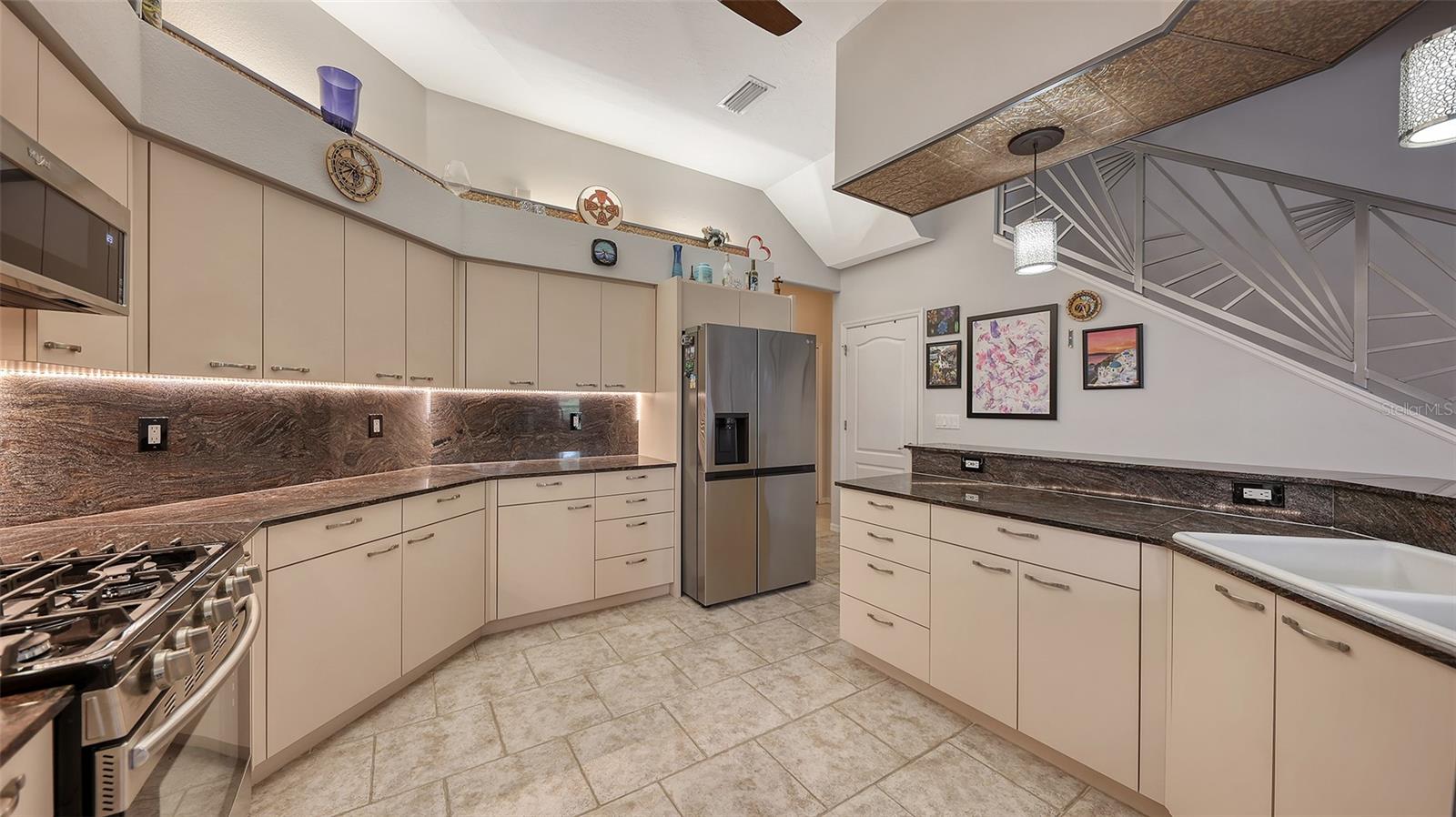 Image 18 of 85 For 7025 Serenoa Drive
