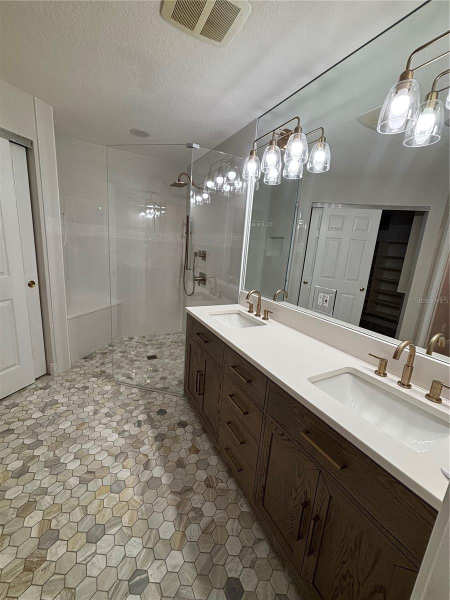Image 24 of 34 For 6536 Moorings Point Circle 101