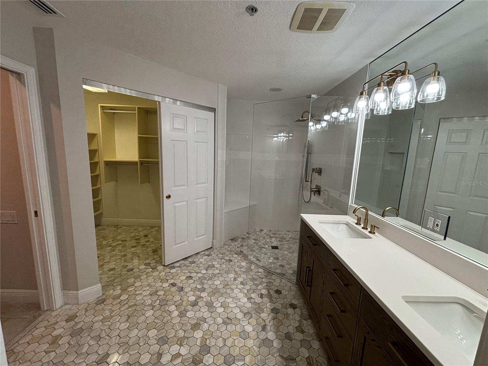 Image 30 of 34 For 6536 Moorings Point Circle 101