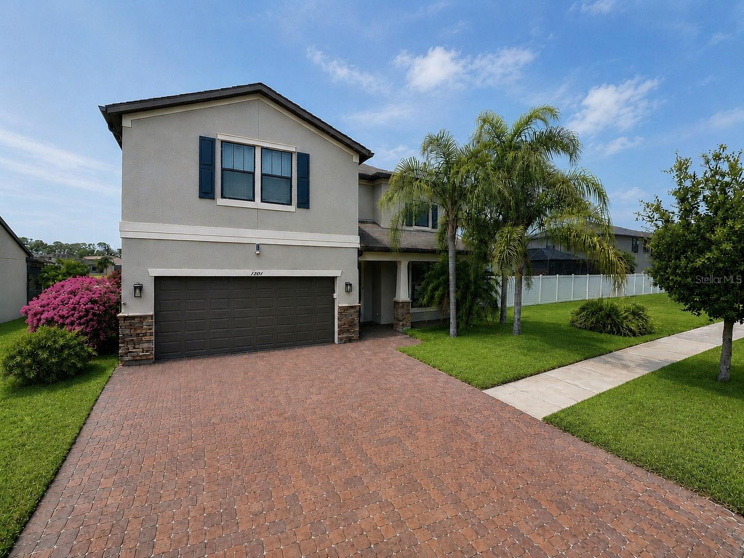Image 2 of 38 For 1907 Bottlebrush Way