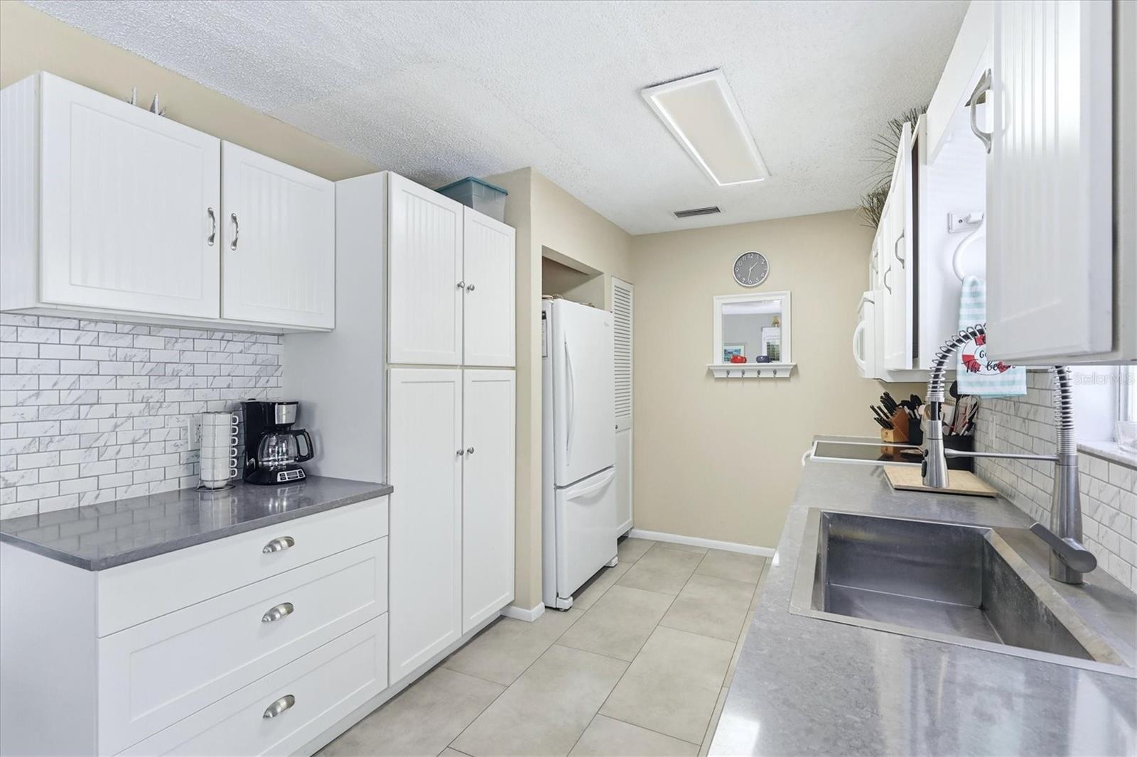 Image 17 of 48 For 6325 Gulf Drive