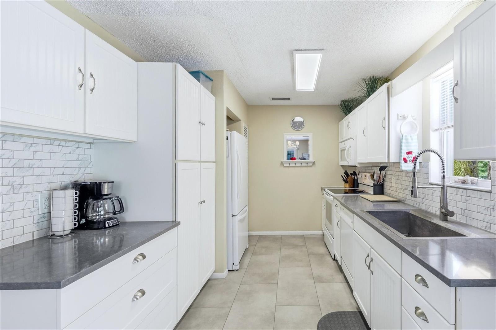 Image 19 of 48 For 6325 Gulf Drive
