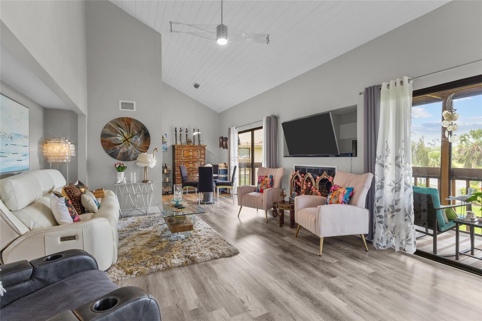 Image 4 of 21 For 3037 Willow Green Drive 12