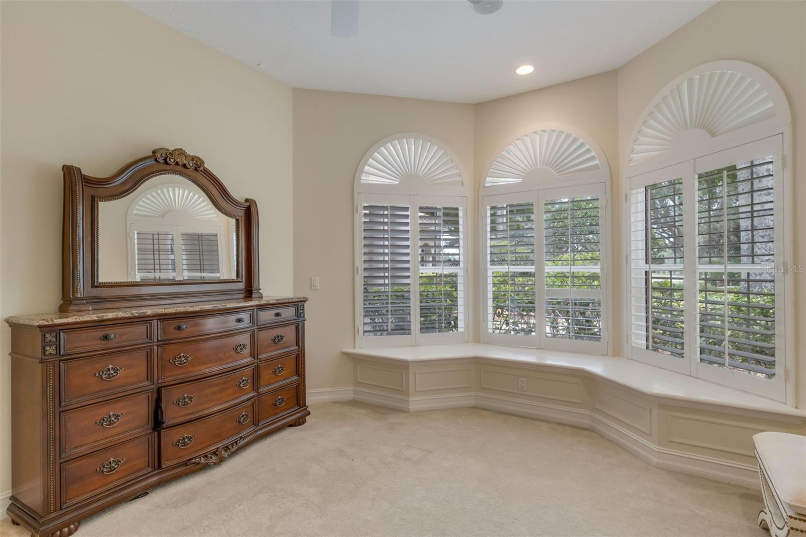 Image 37 of 100 For 7004 Portmarnock Place