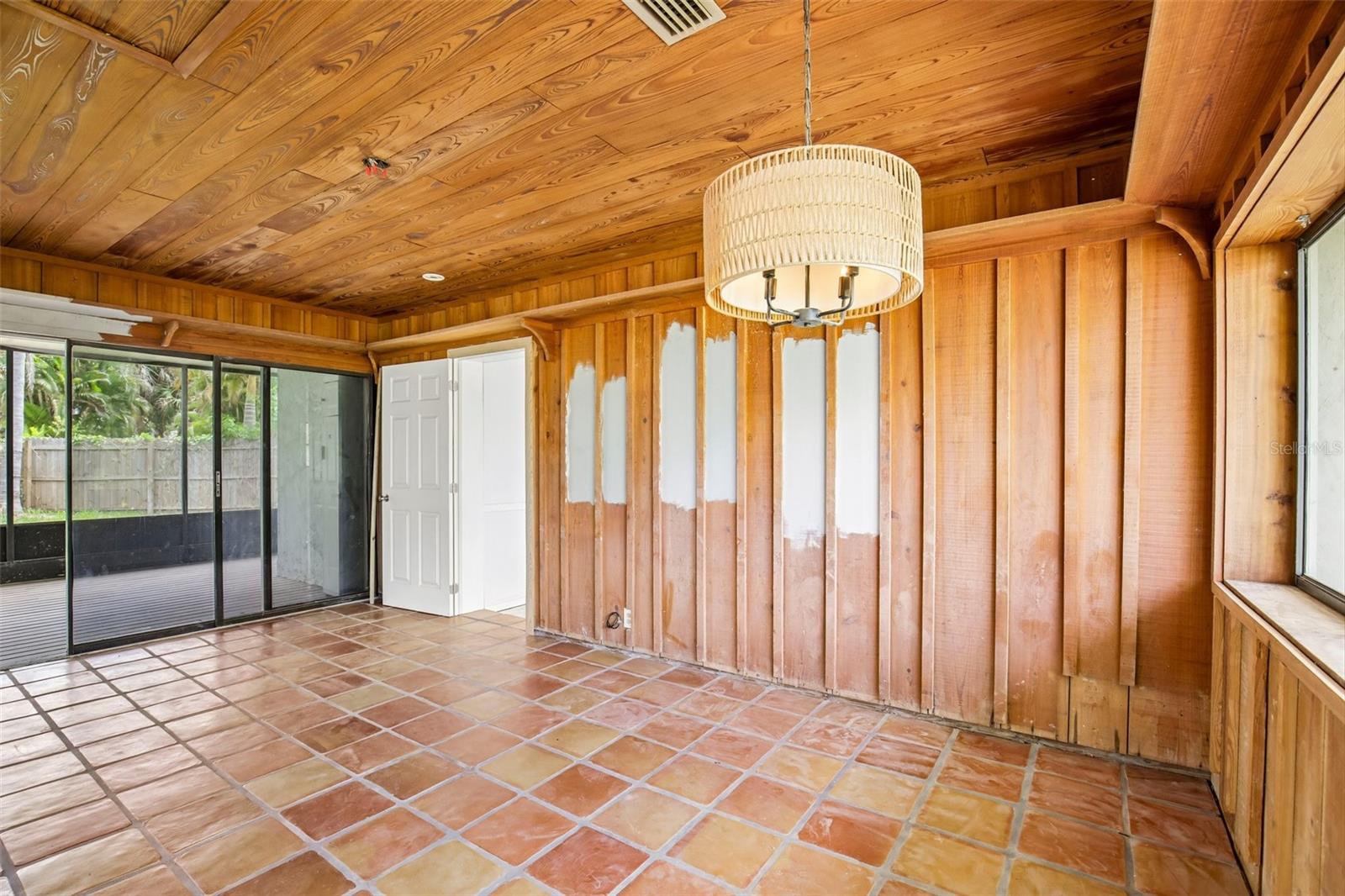 Image 11 of 34 For 807 Lucille Avenue