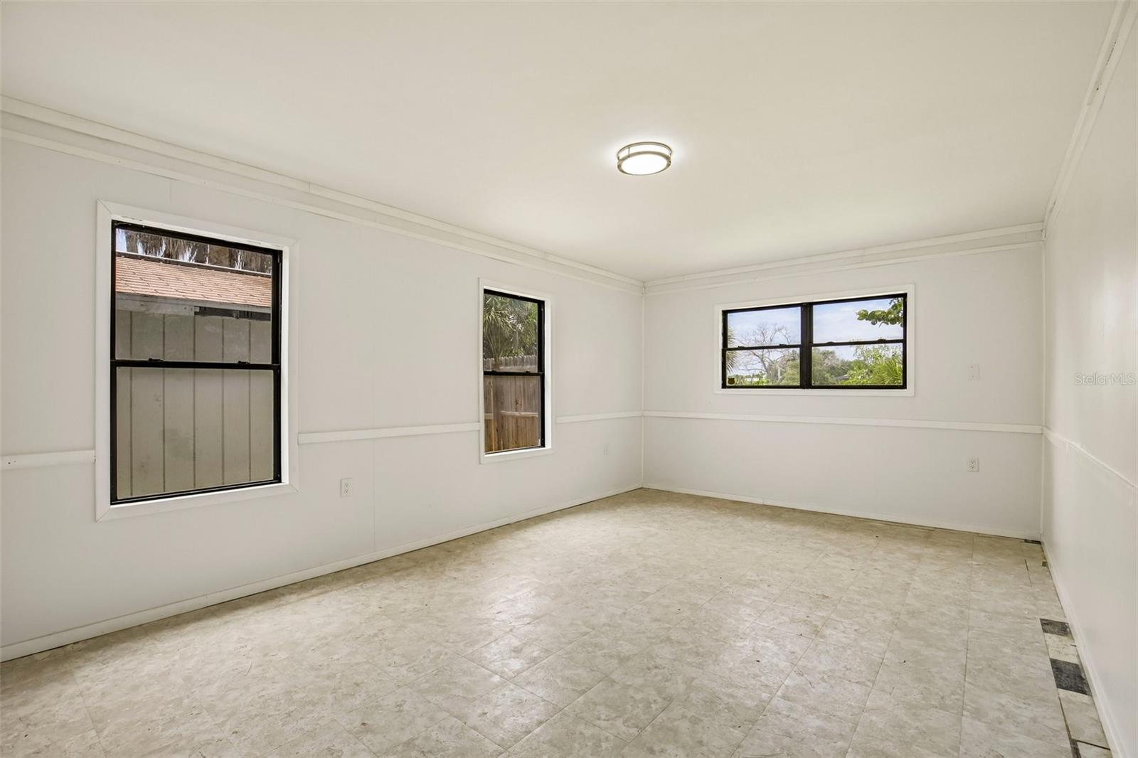 Image 13 of 34 For 807 Lucille Avenue