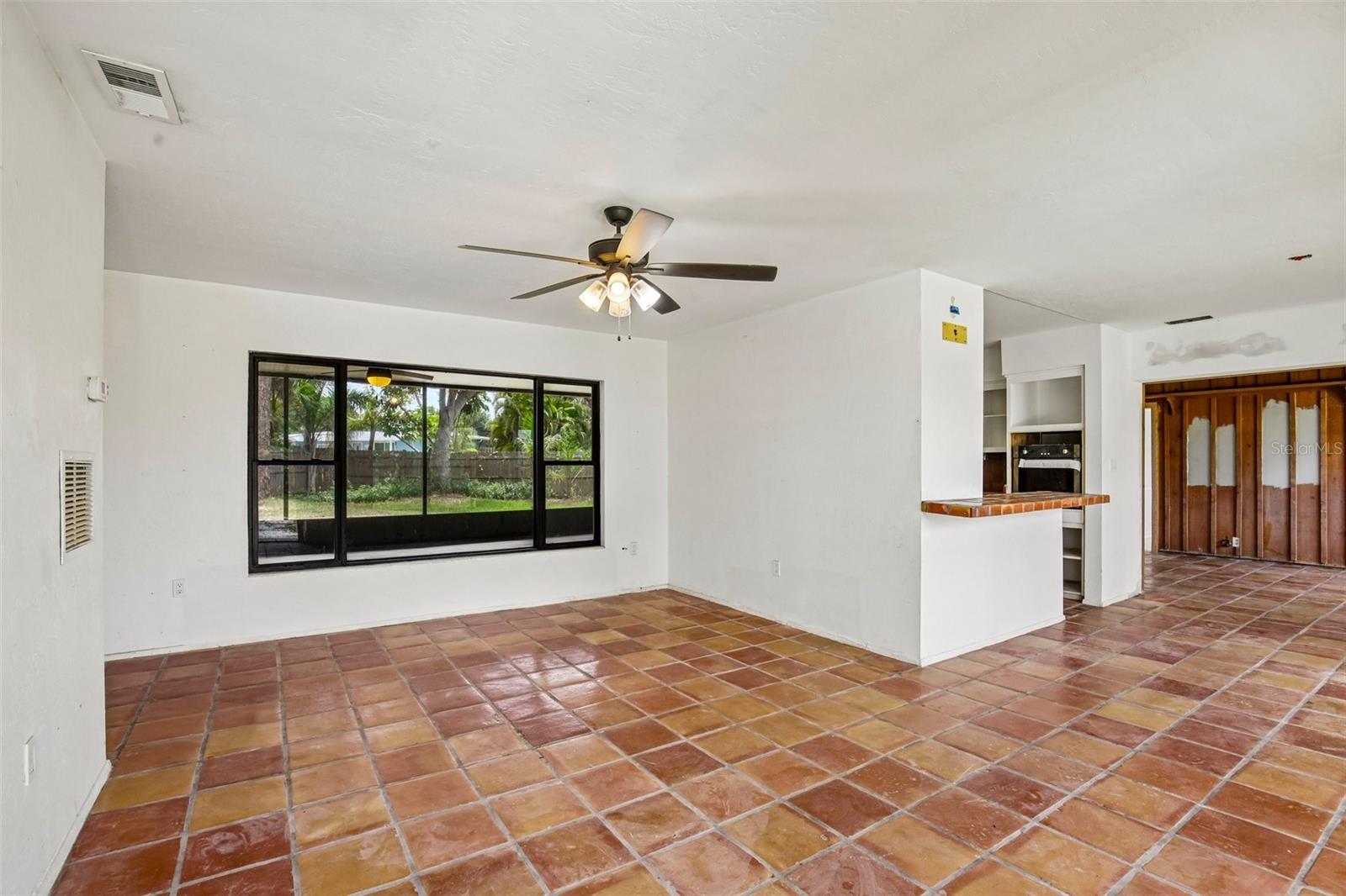 Image 4 of 34 For 807 Lucille Avenue