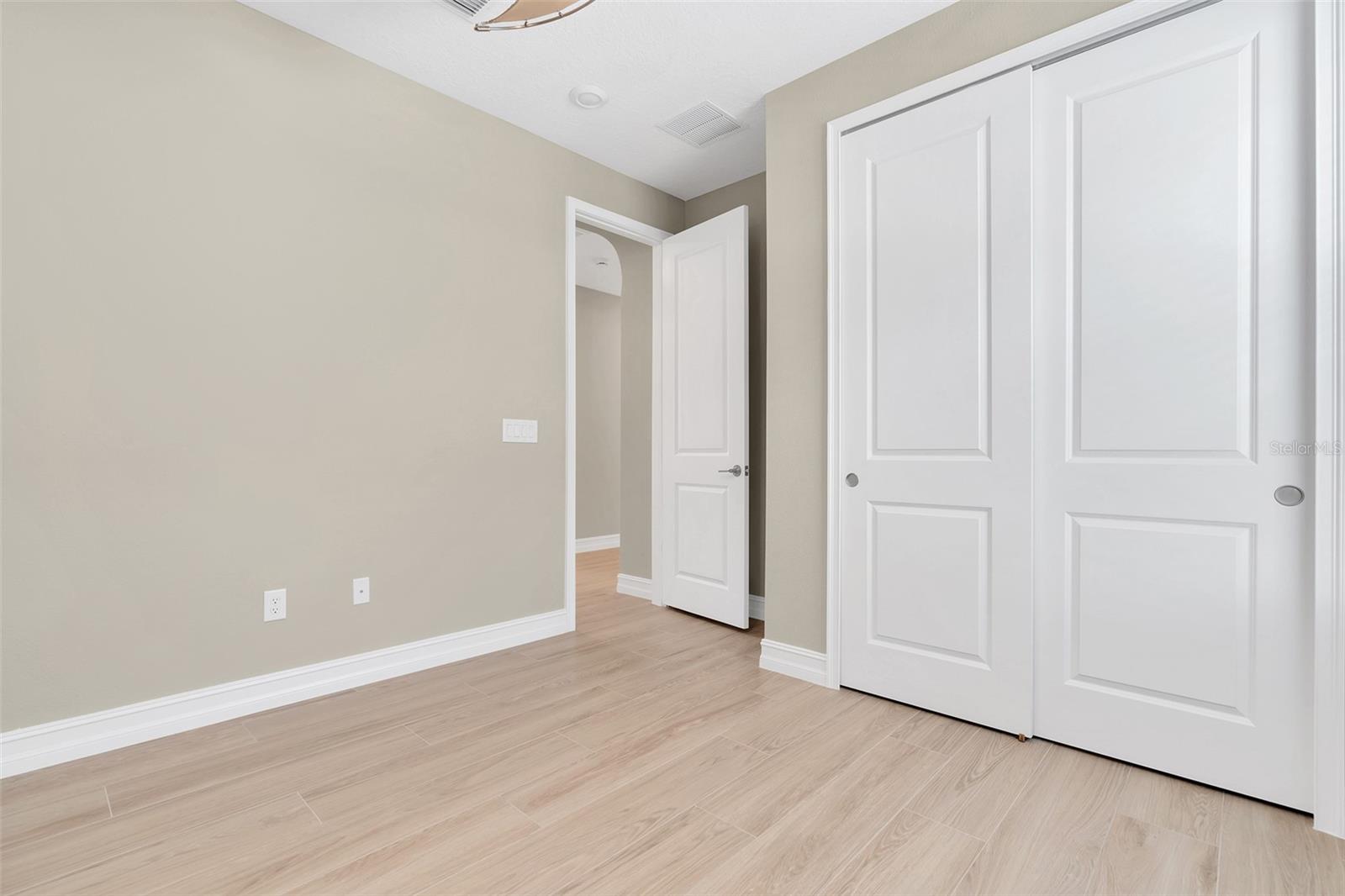 Image 23 of 54 For 2217 6th Street E