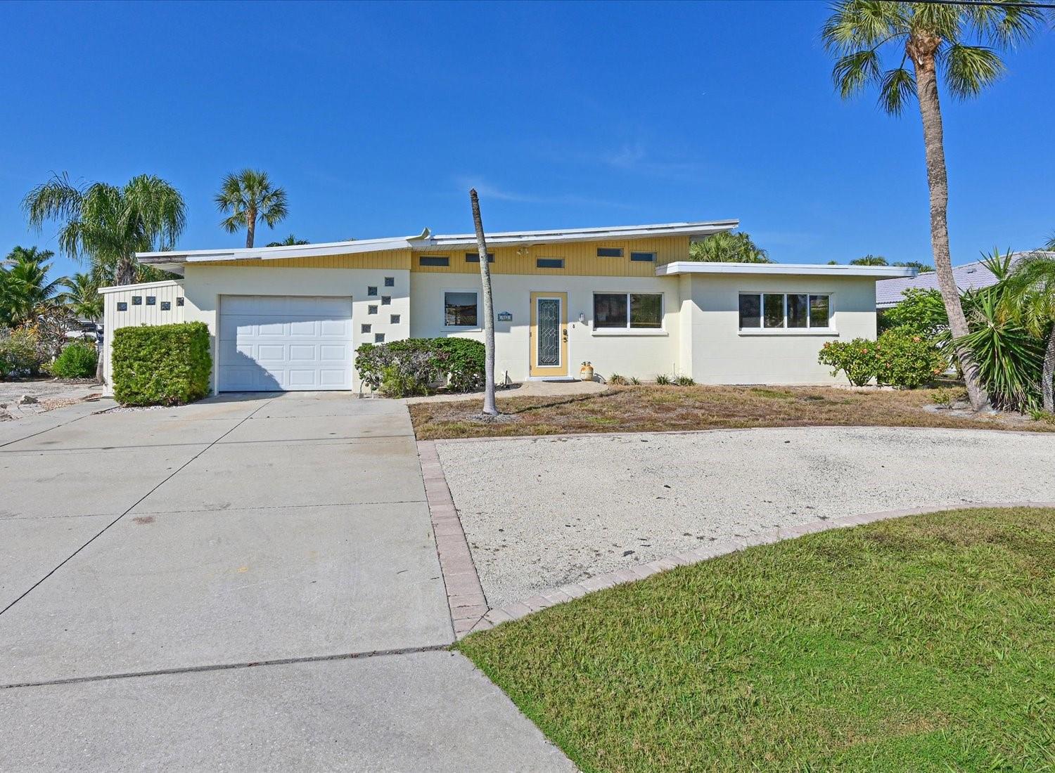 Image 2 of 26 For 512 Key Royale Drive