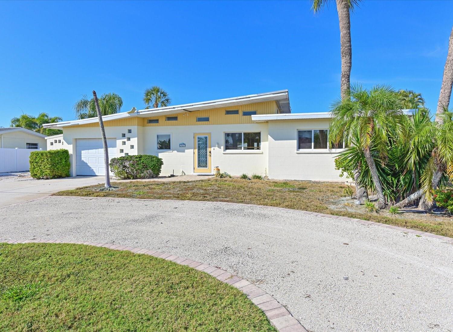 Image 3 of 26 For 512 Key Royale Drive